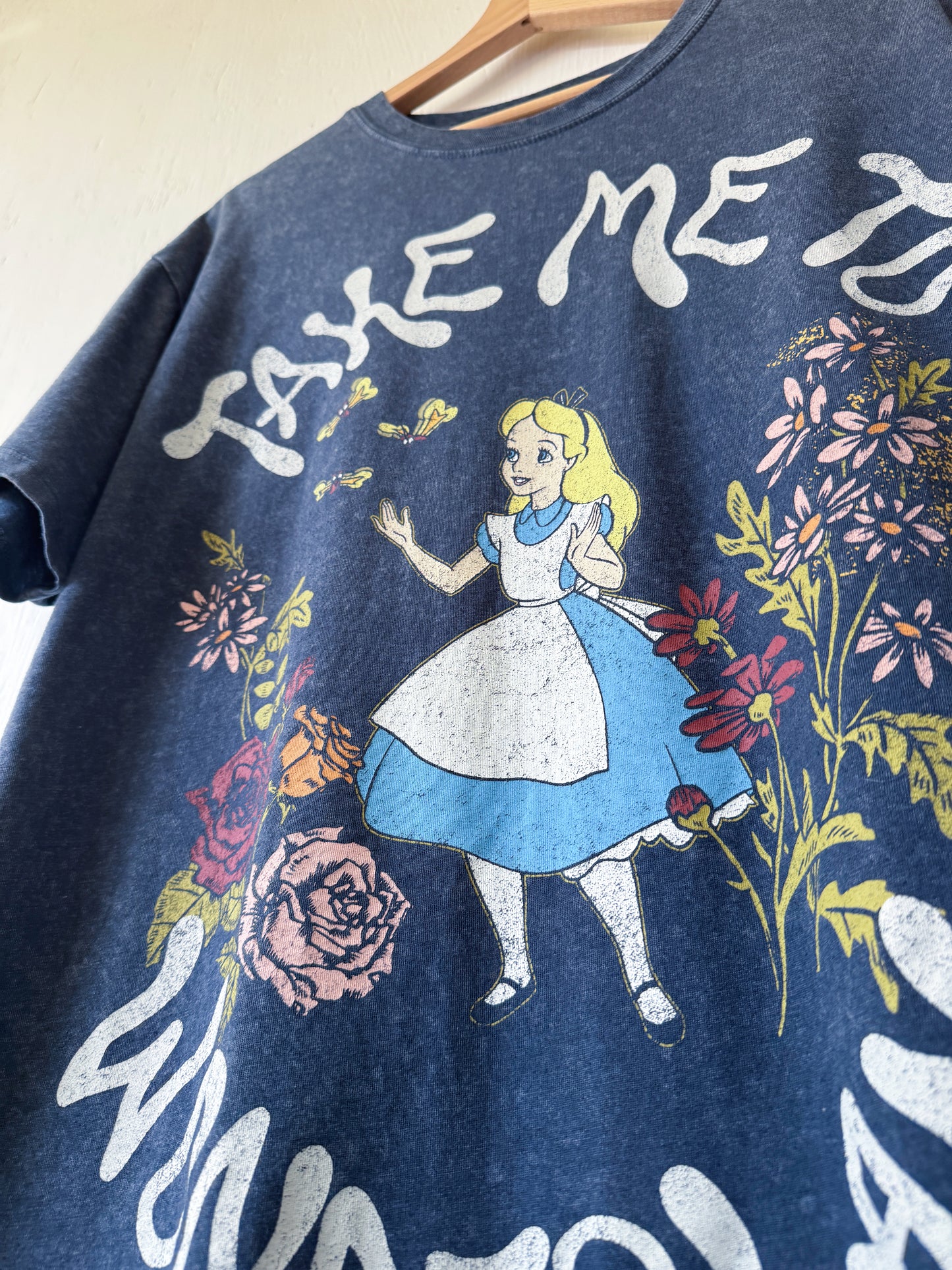 Alice In Wonderland Tee - L