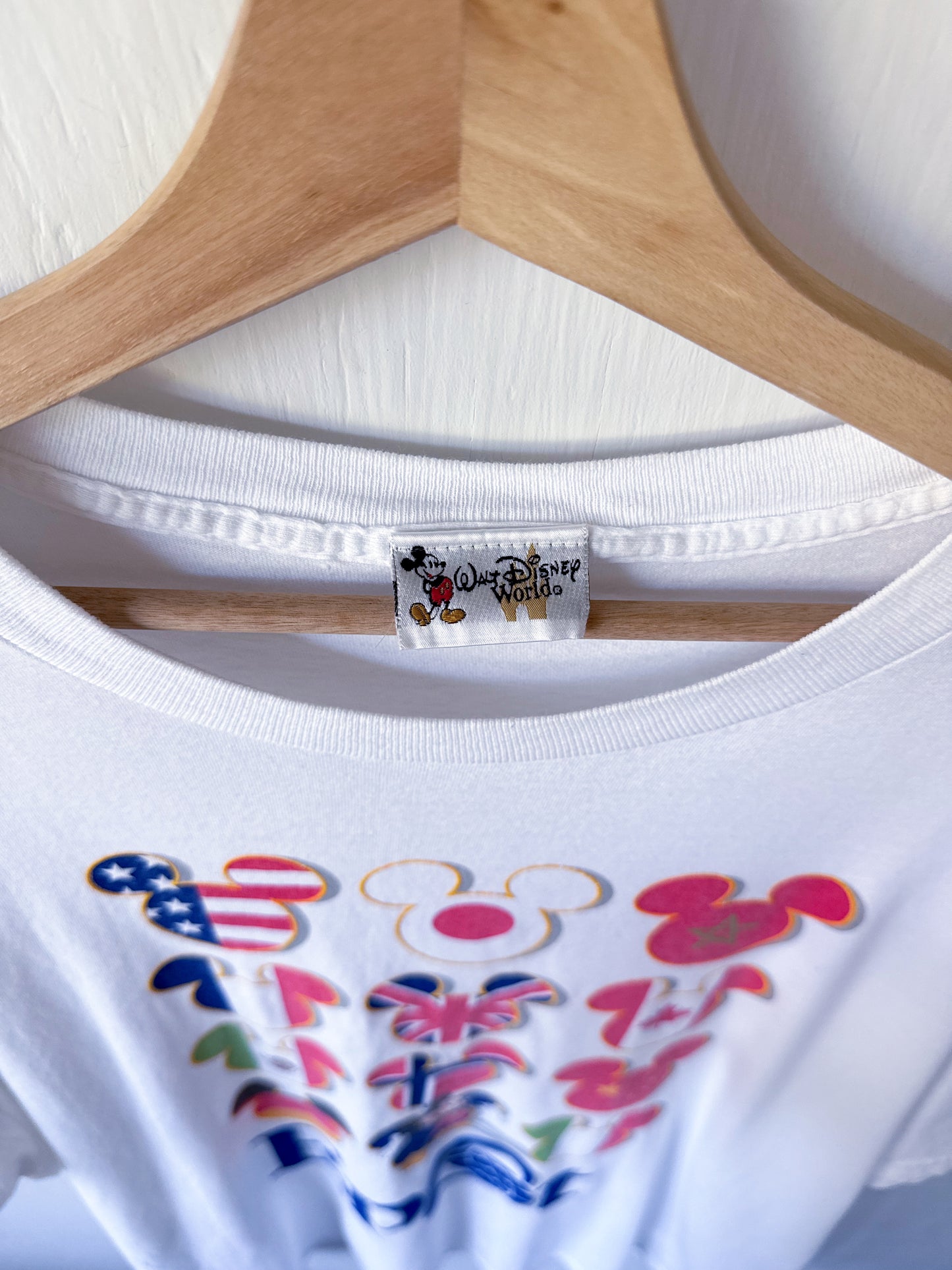 VINTAGE 90’s Epcot Mickey Flags Tee - XL