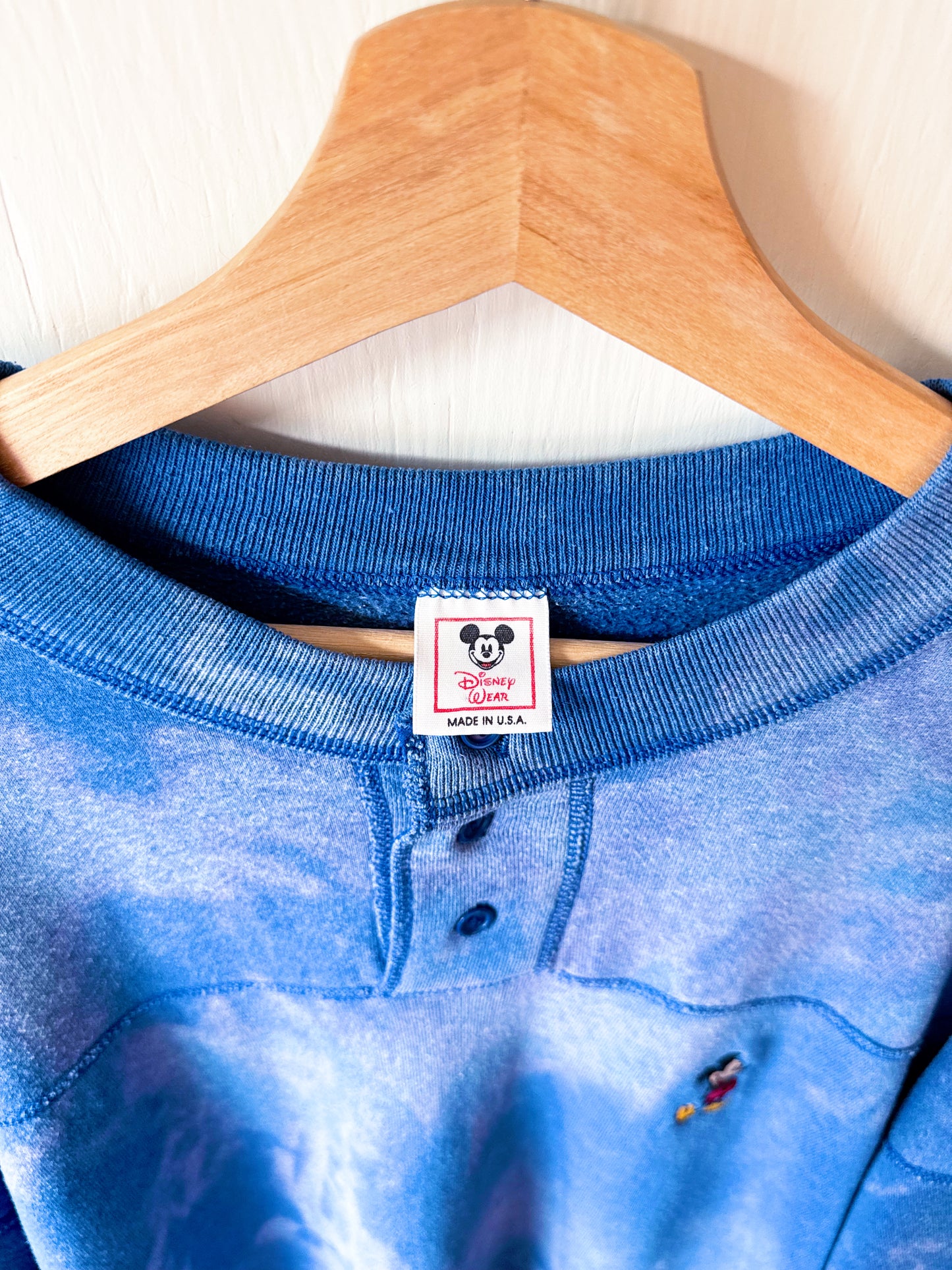 VINTAGE 90’s Embroidered Mickey Henley - L
