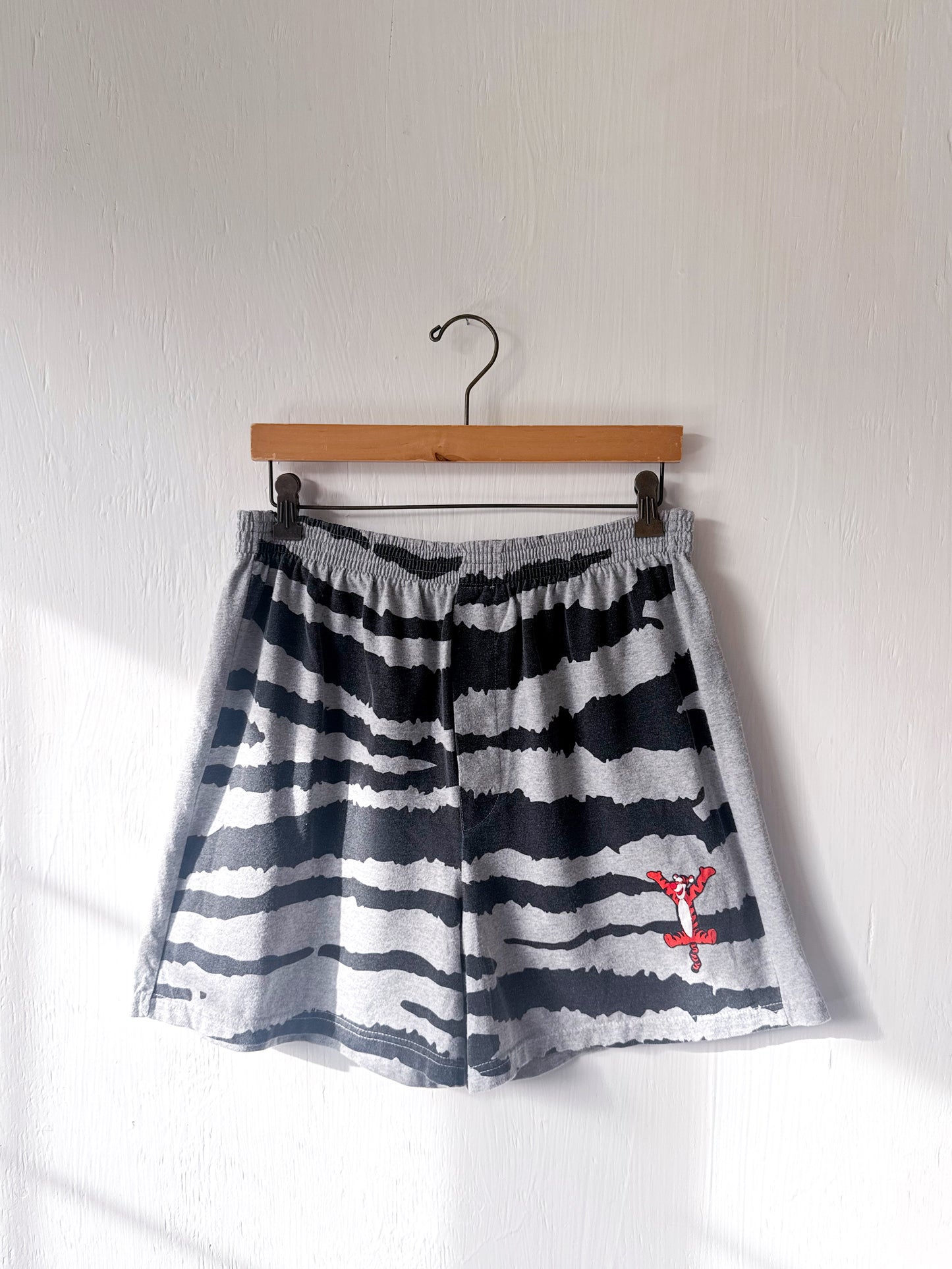 VINTAGE Tigger Boxer Style Shorts - L