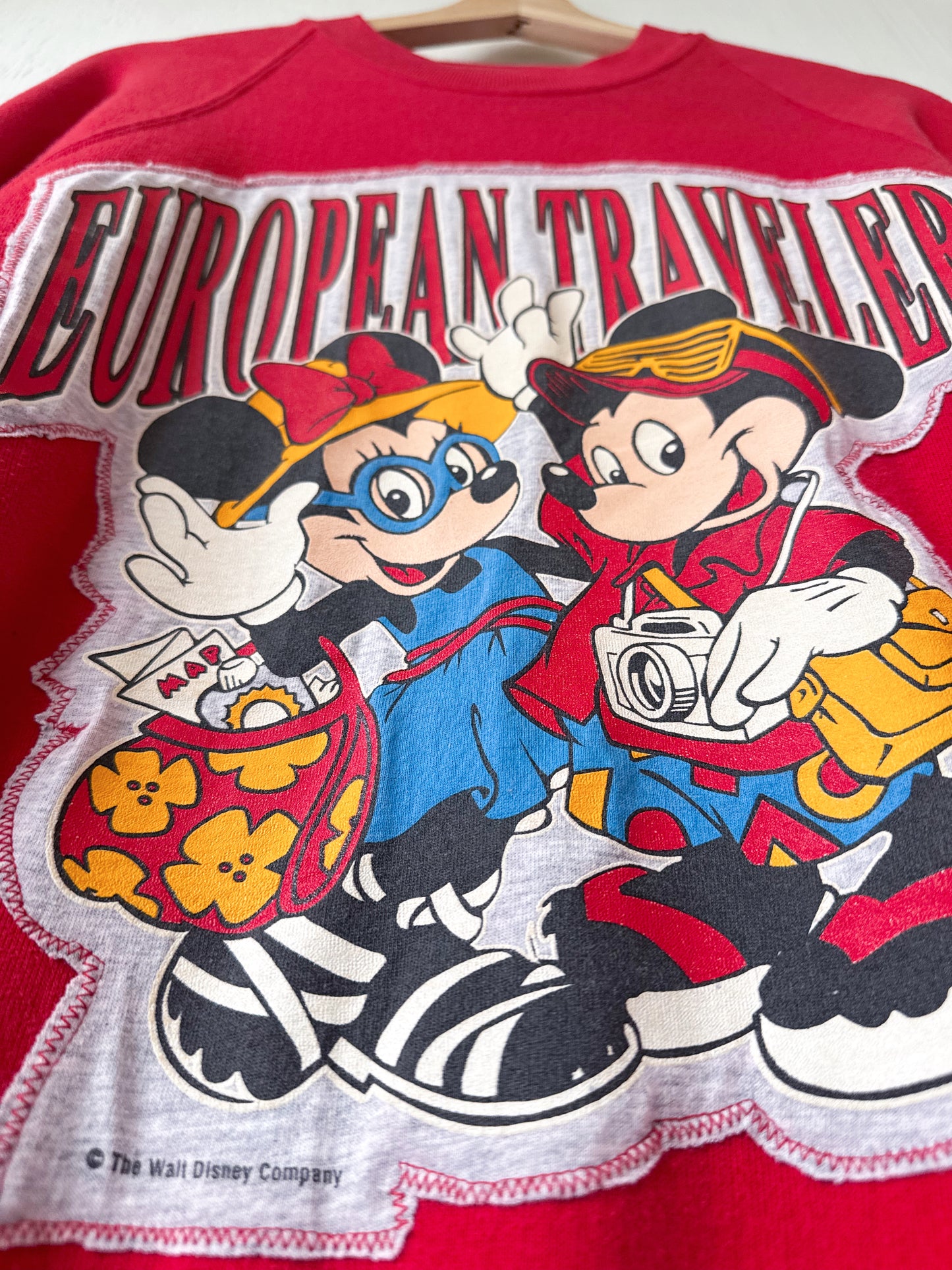 VINTAGE 90’s European Travelers Crewneck - L