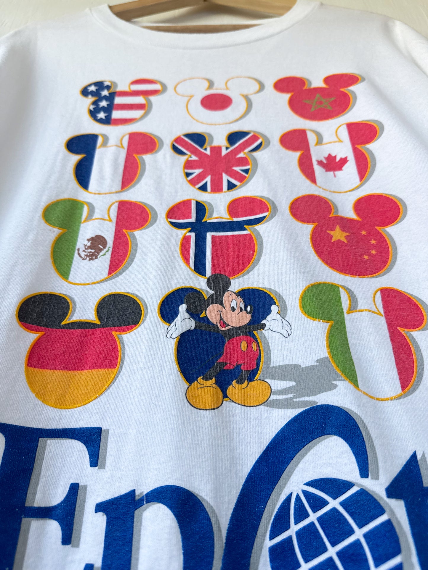 VINTAGE 90’s Epcot Mickey Flags Tee - XL