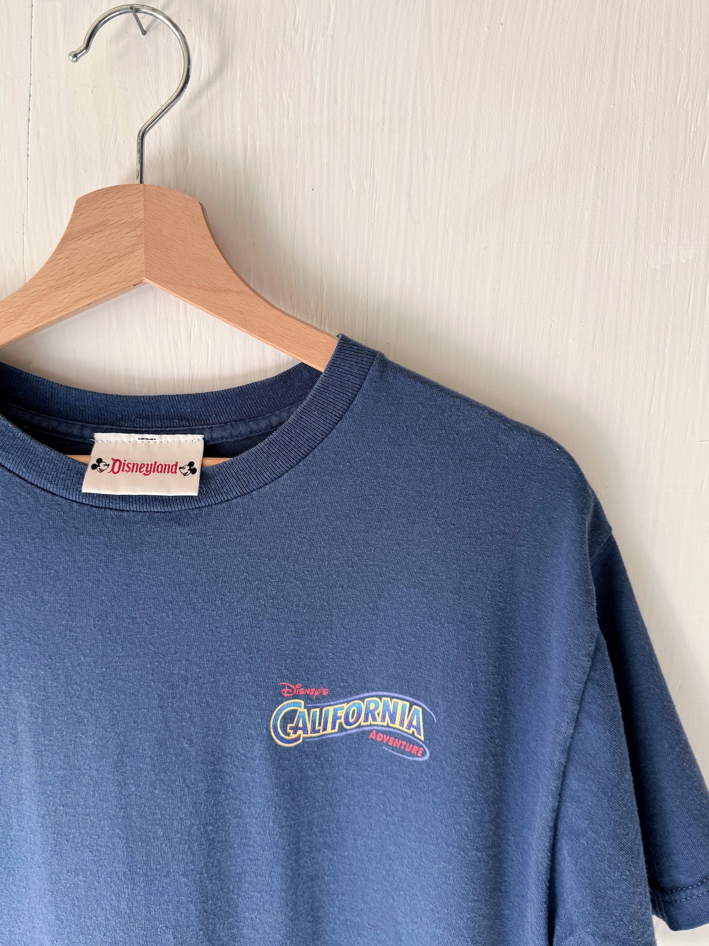 VINTAGE ‘01 California Adventure Tee - L