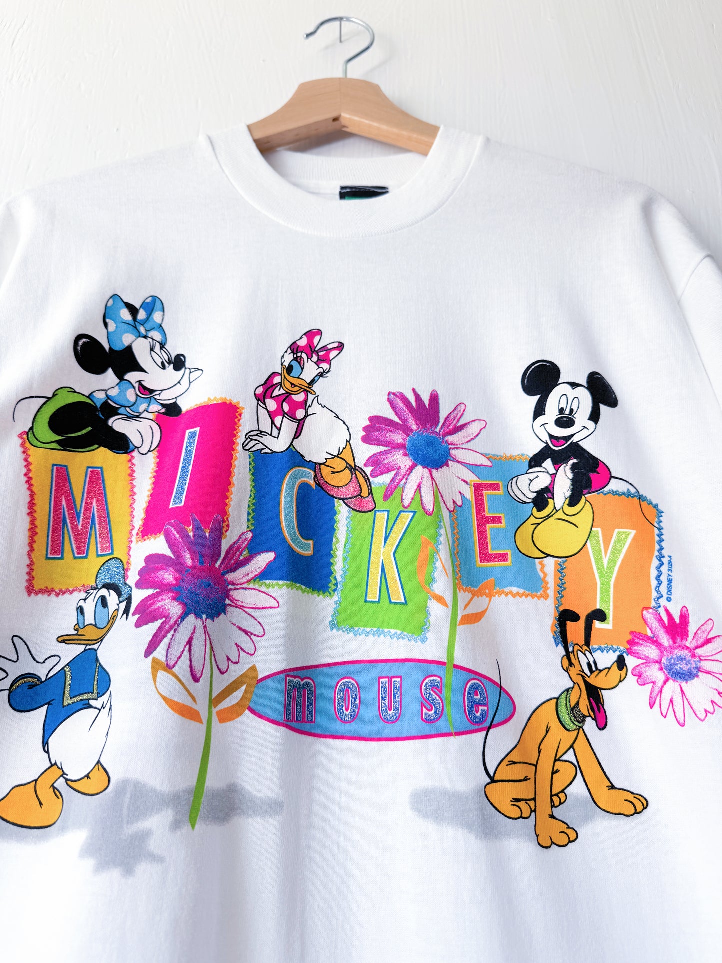 VINTAGE 90’s Floral Character Tee - L