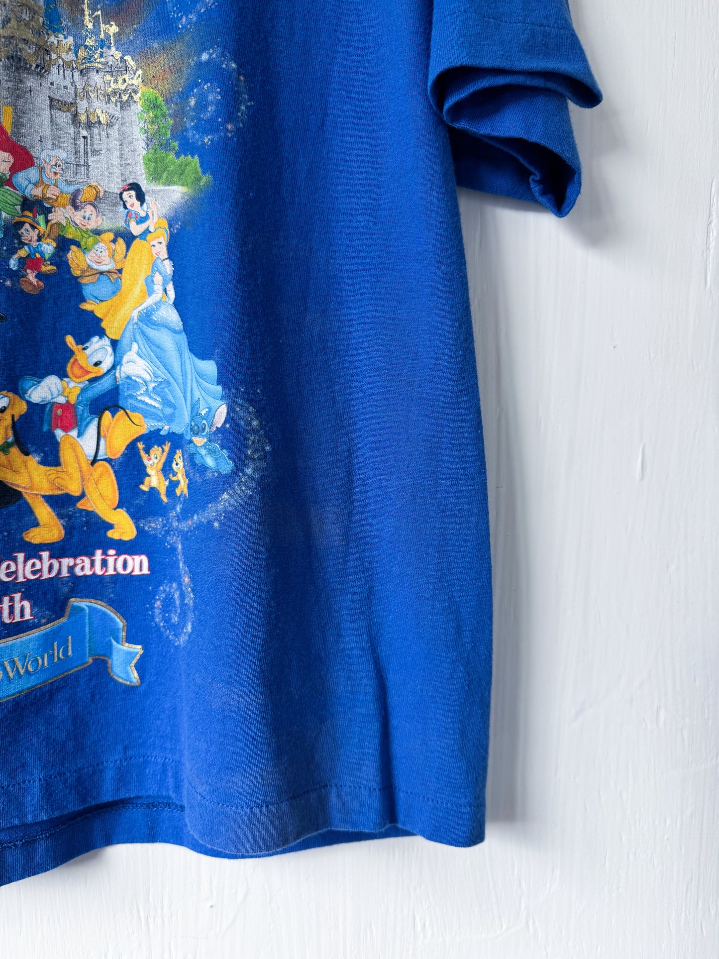 VINTAGE Happiest Celebration Castle Tee - L