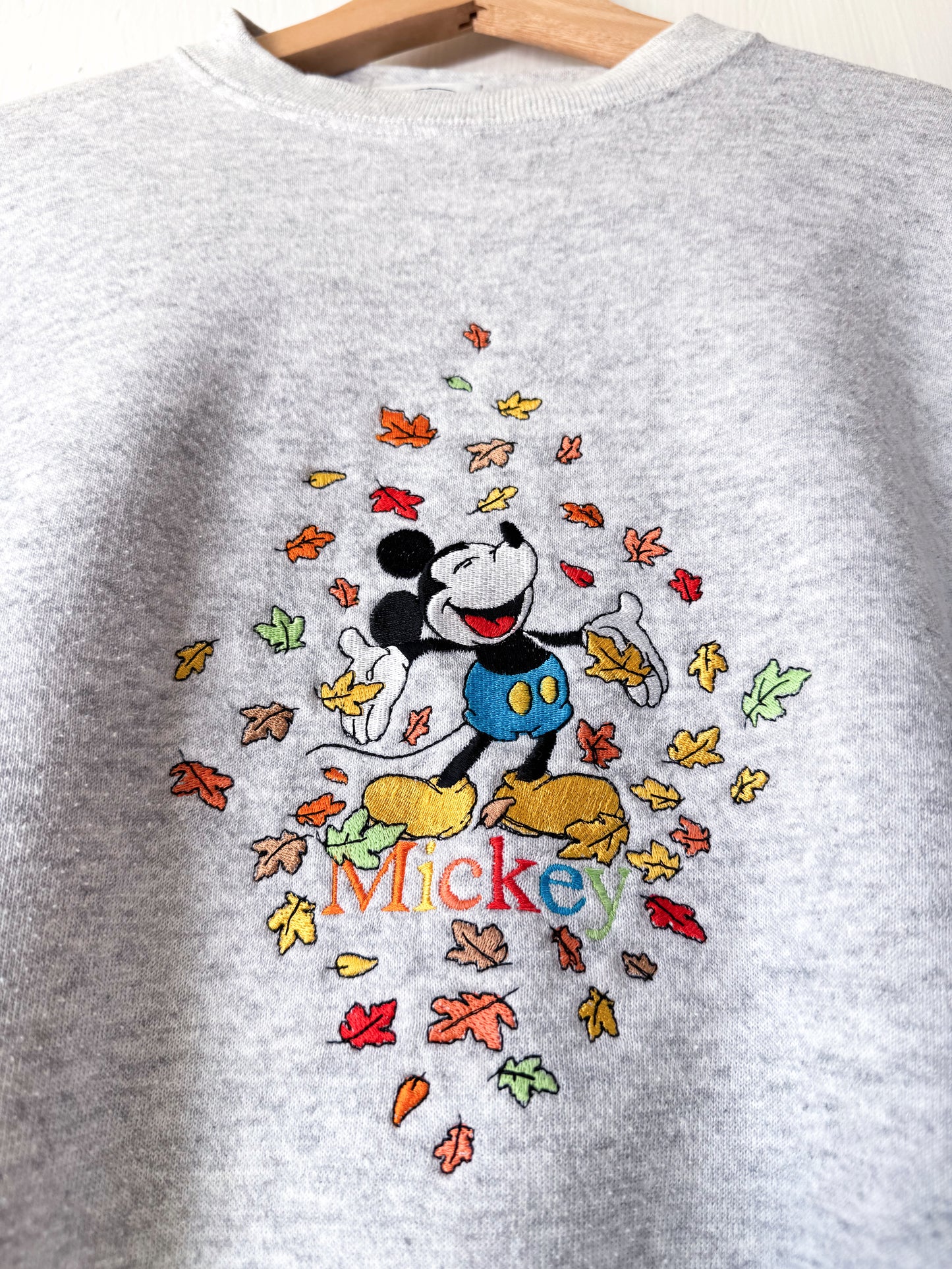 VINTAGE 90’s Mickey Fall Leaves Crewneck - L