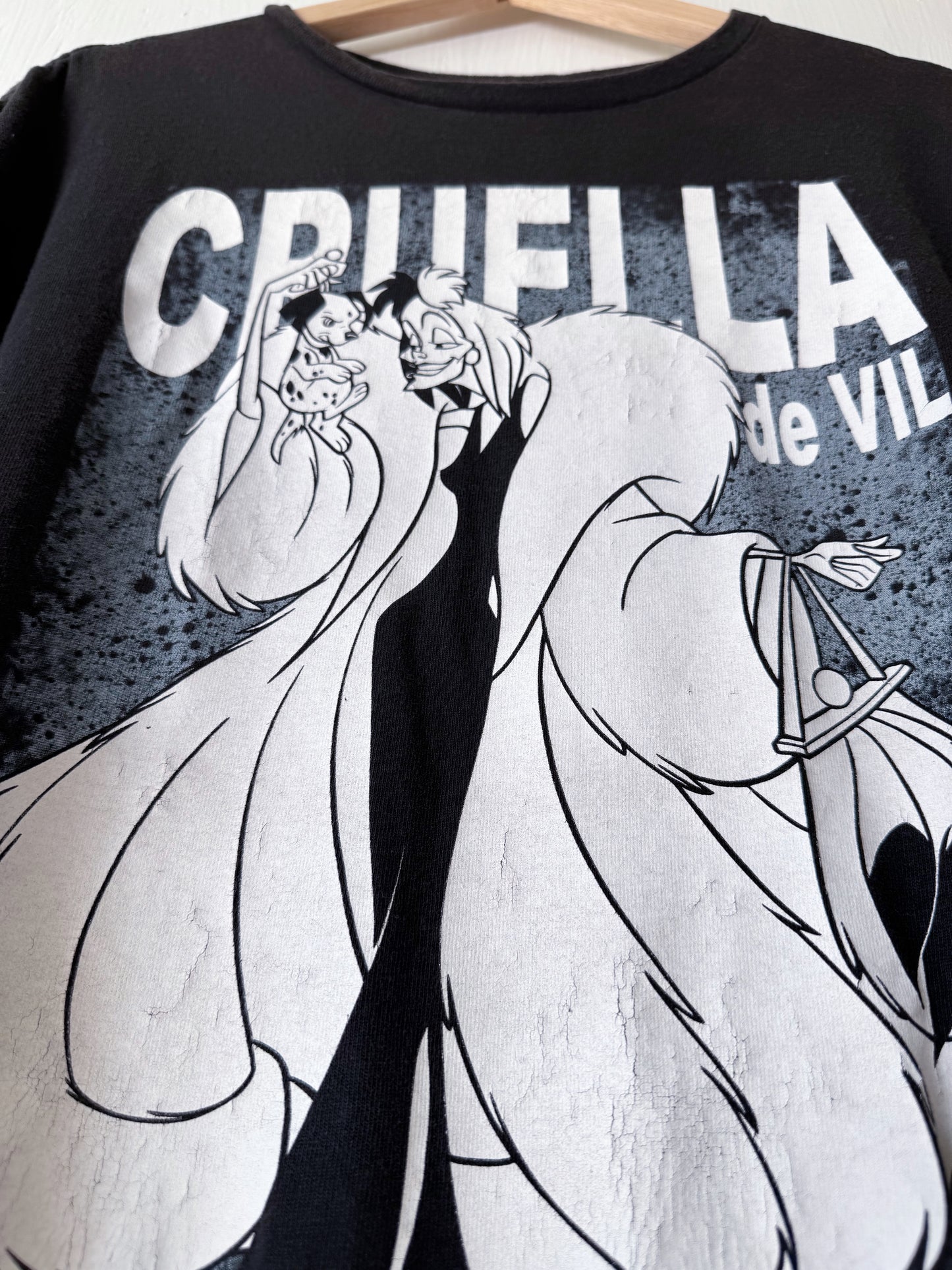 VINTAGE Black Cruella Tee - XL