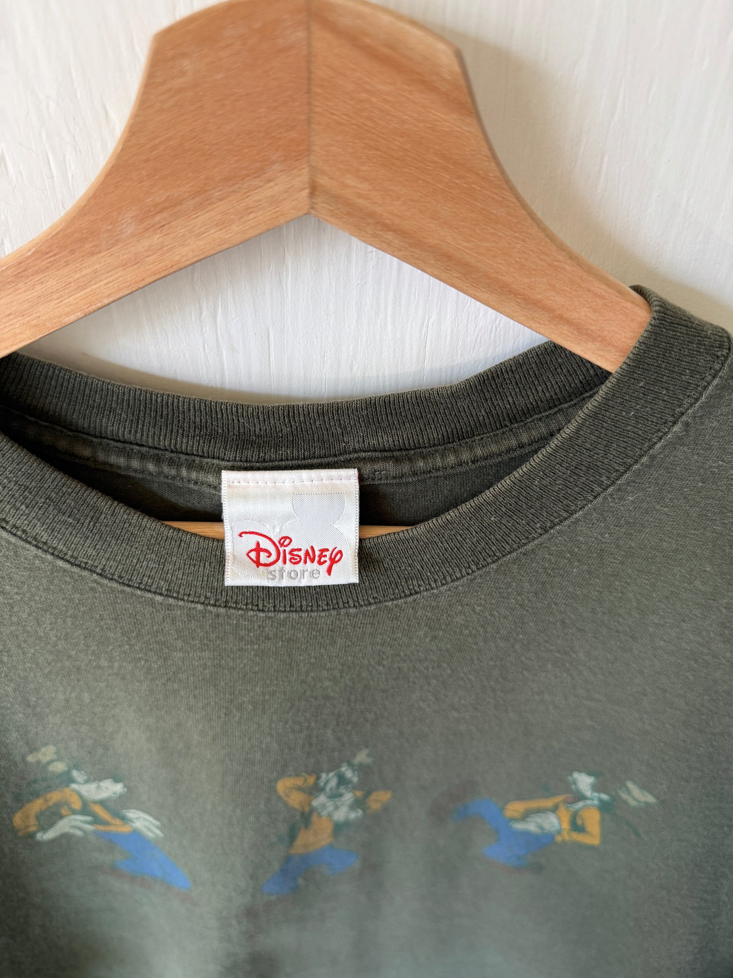VINTAGE 90’s Disney Store Goofy Tee - M