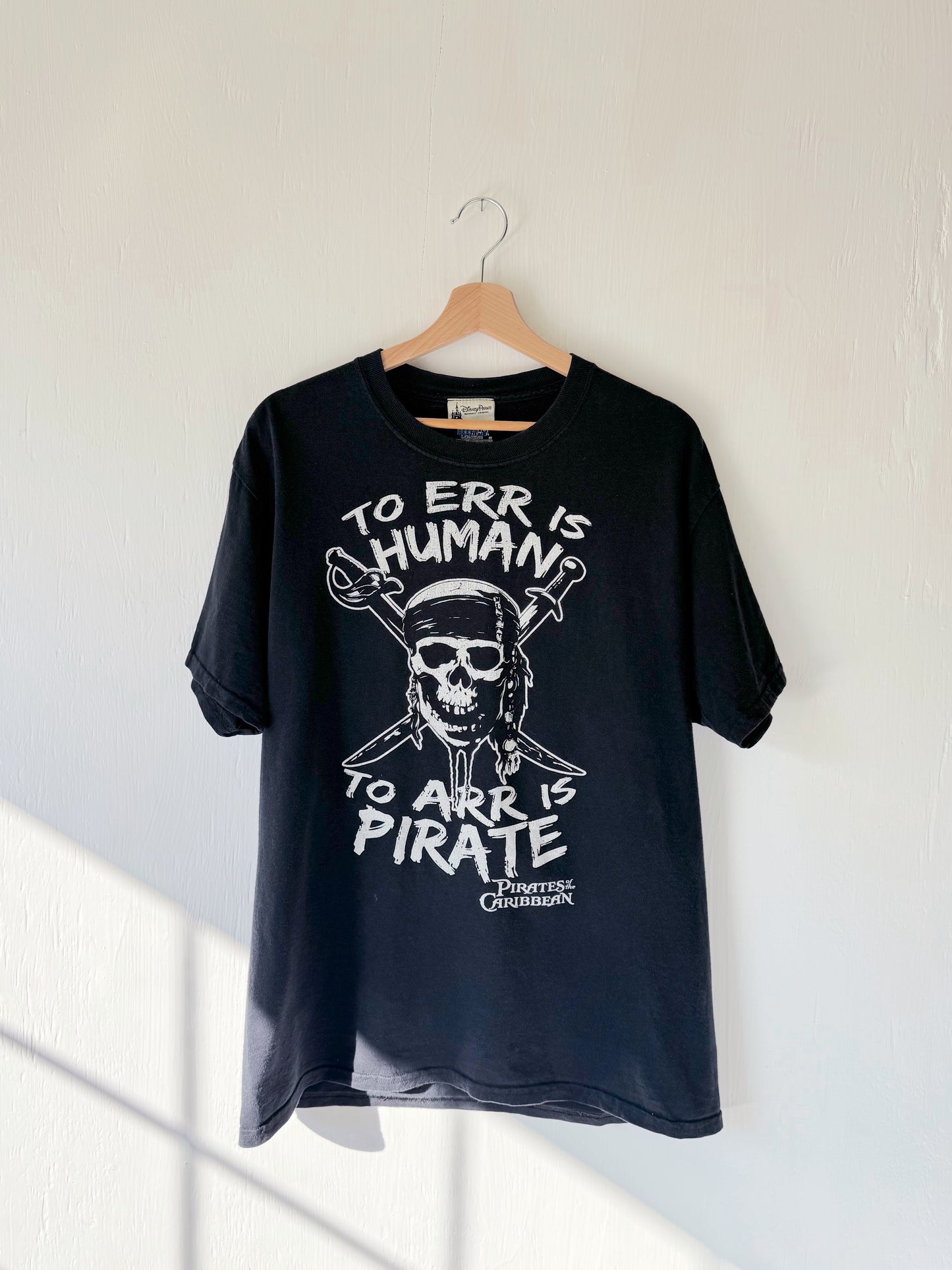 VINTAGE Disneyland Pirates Of The Caribbean Tee - L