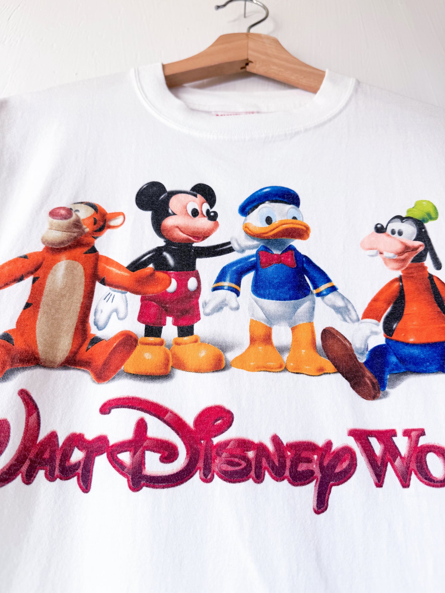 VINTAGE 90’s 3D Characters Tee - M