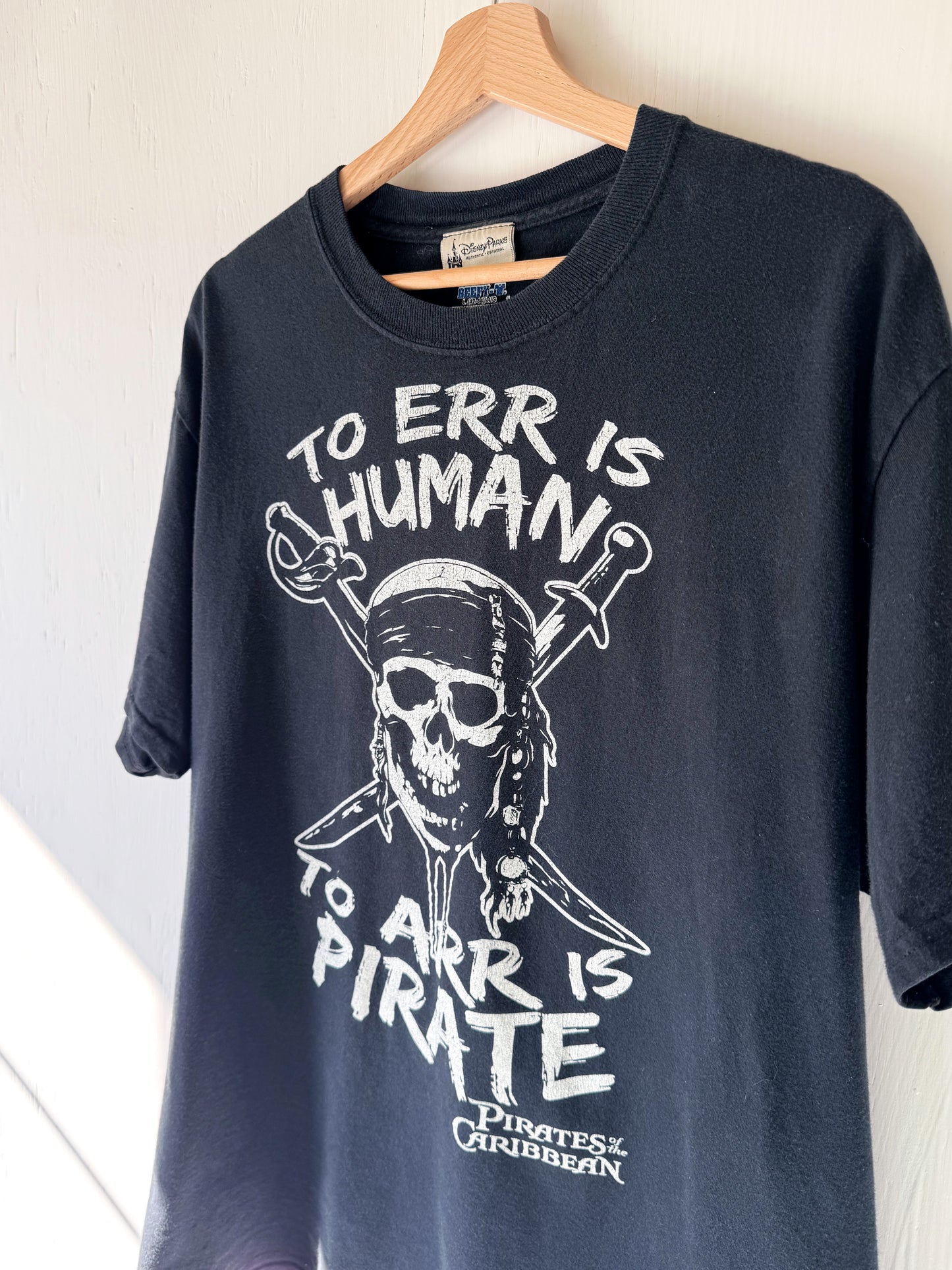 VINTAGE Disneyland Pirates Of The Caribbean Tee - L