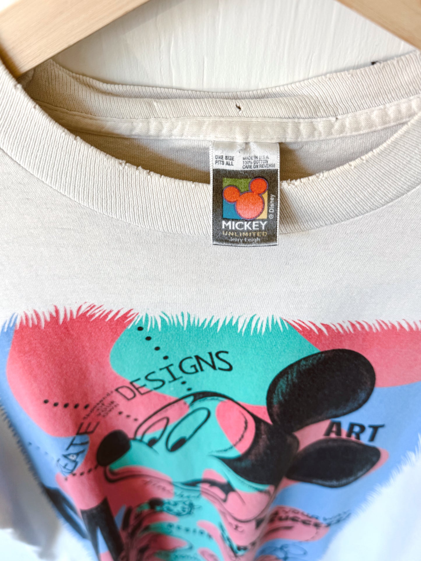 VINTAGE 90’s Mickey Art Tee - L/XL