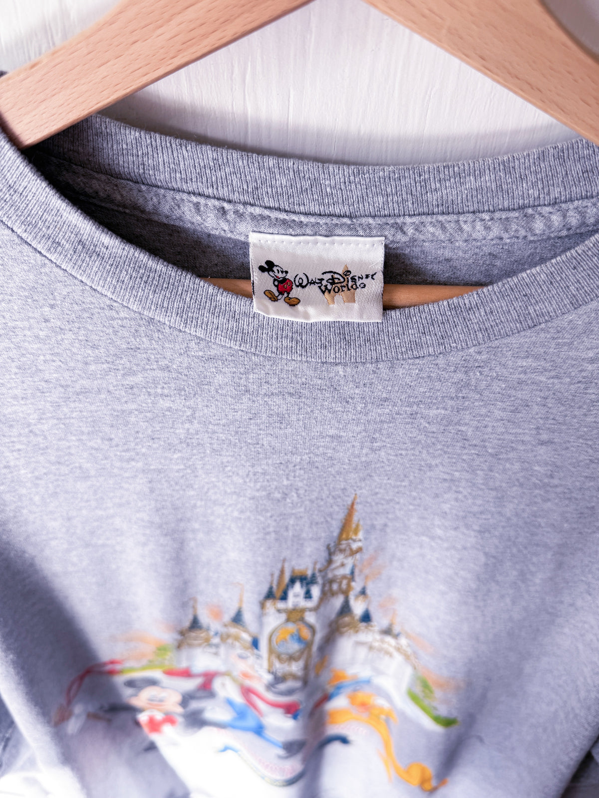 VINTAGE 00’s Happiest Castle LS Tee - L