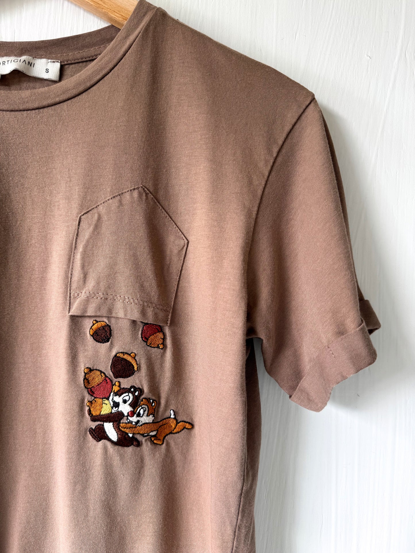 Chip N Dale Acorns Tee - S