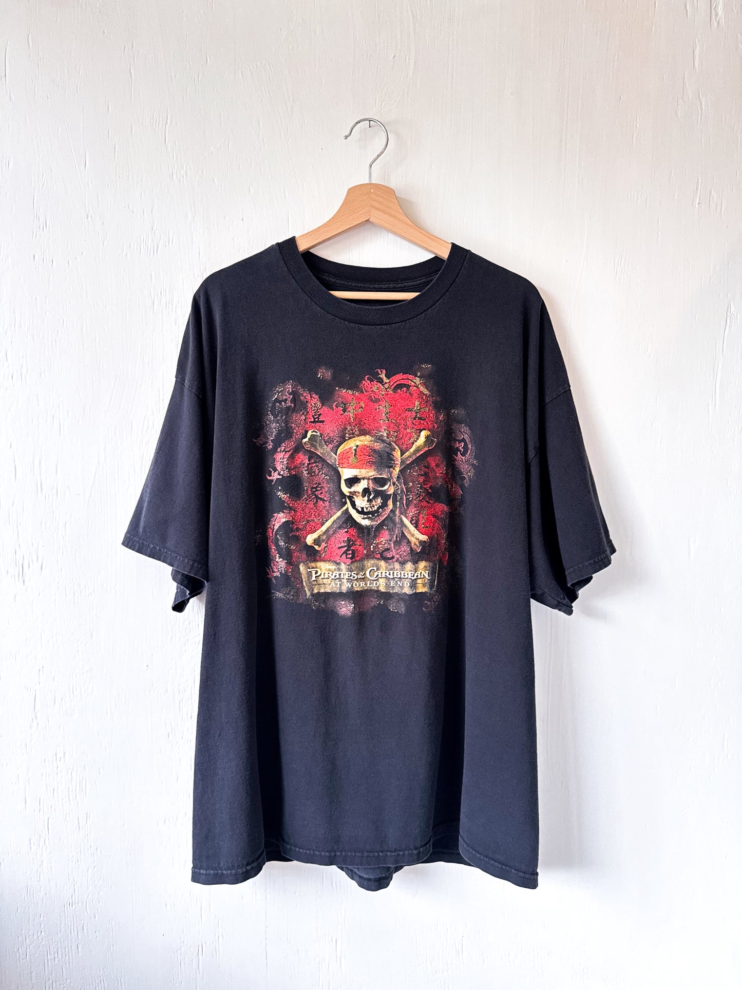 VINTAGE 00’s Disney Parks Pirates Tee - 2X