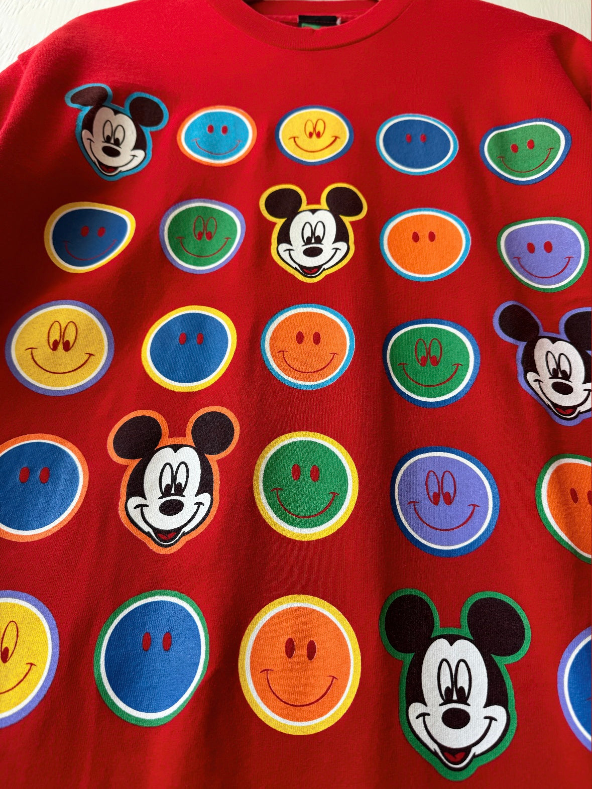 VINTAGE 90’s Mickey + Smileys Tee - M/L