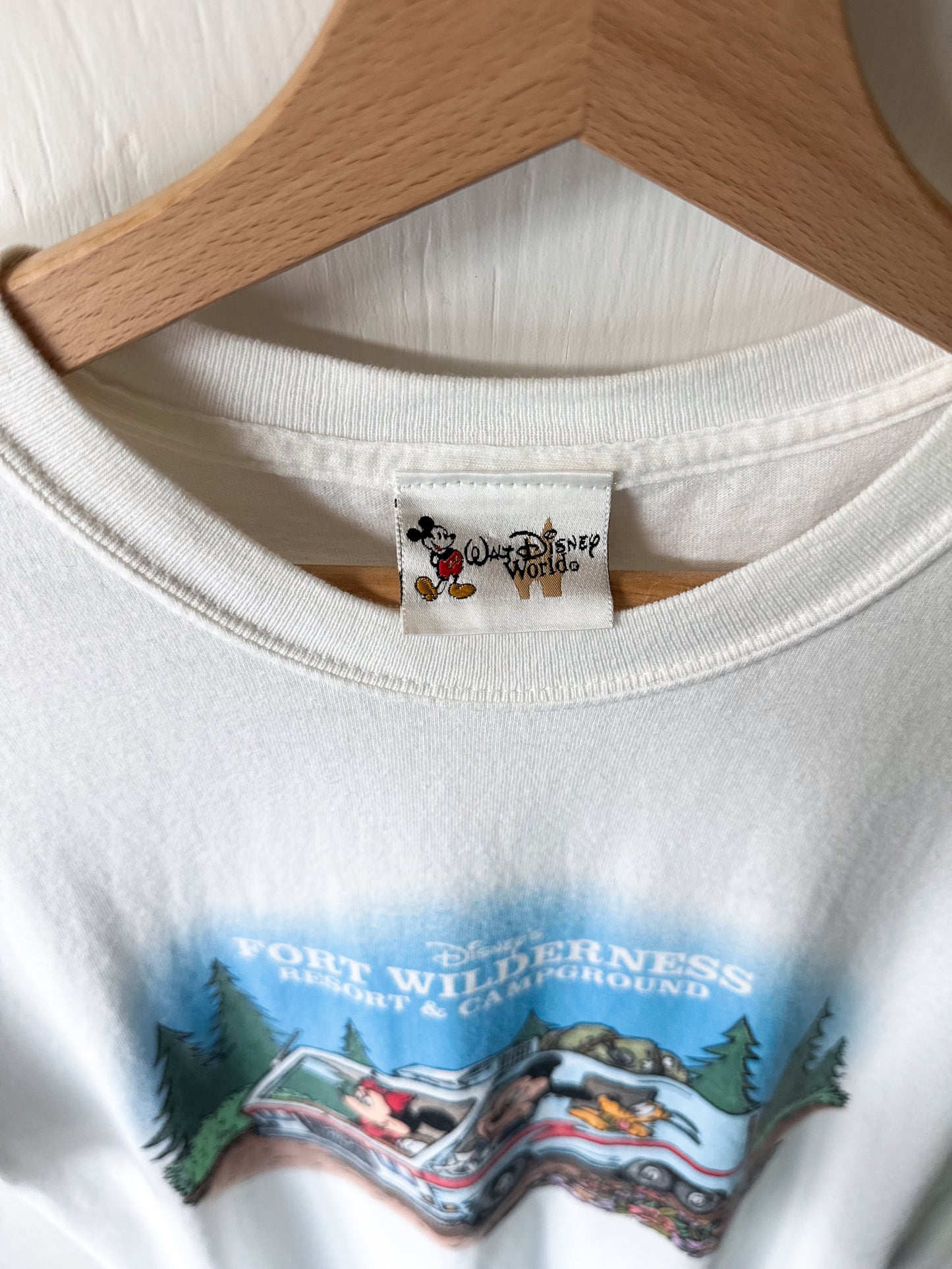 VINTAGE Fort Wilderness Camper Tee - M