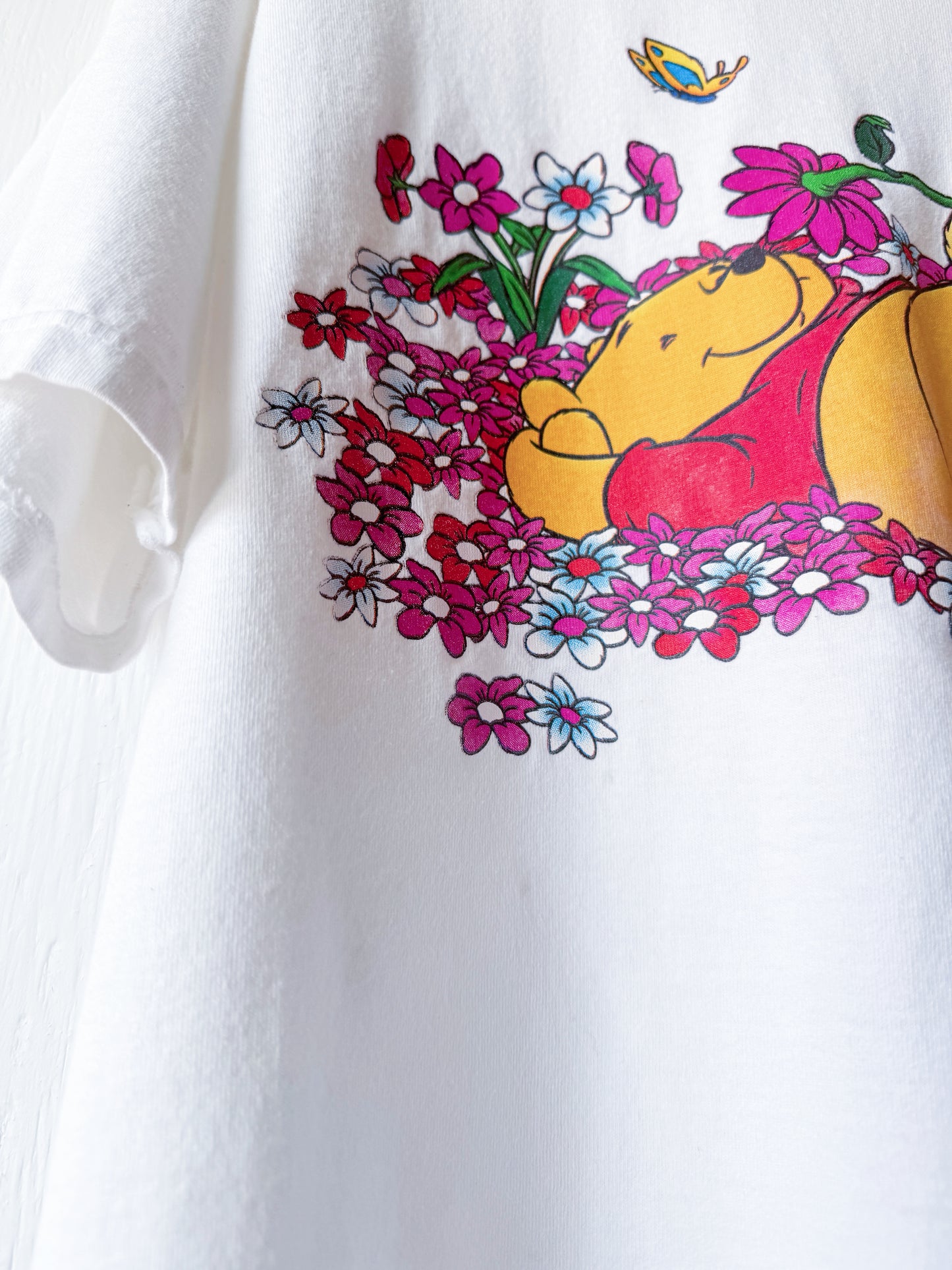 VINTAGE 90’s Pooh + Piglet Floral Cropped Tee - L