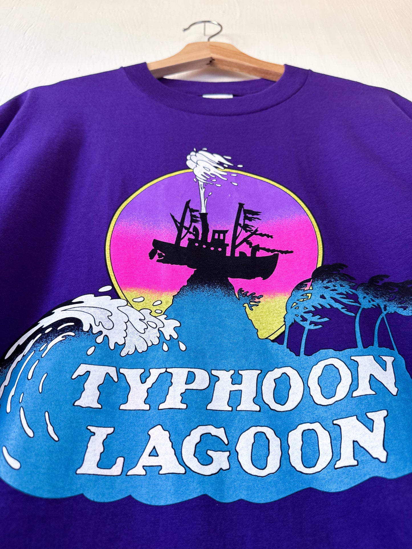 VINTAGE 90’s Typhoon Lagoon Cropped Tee - XL