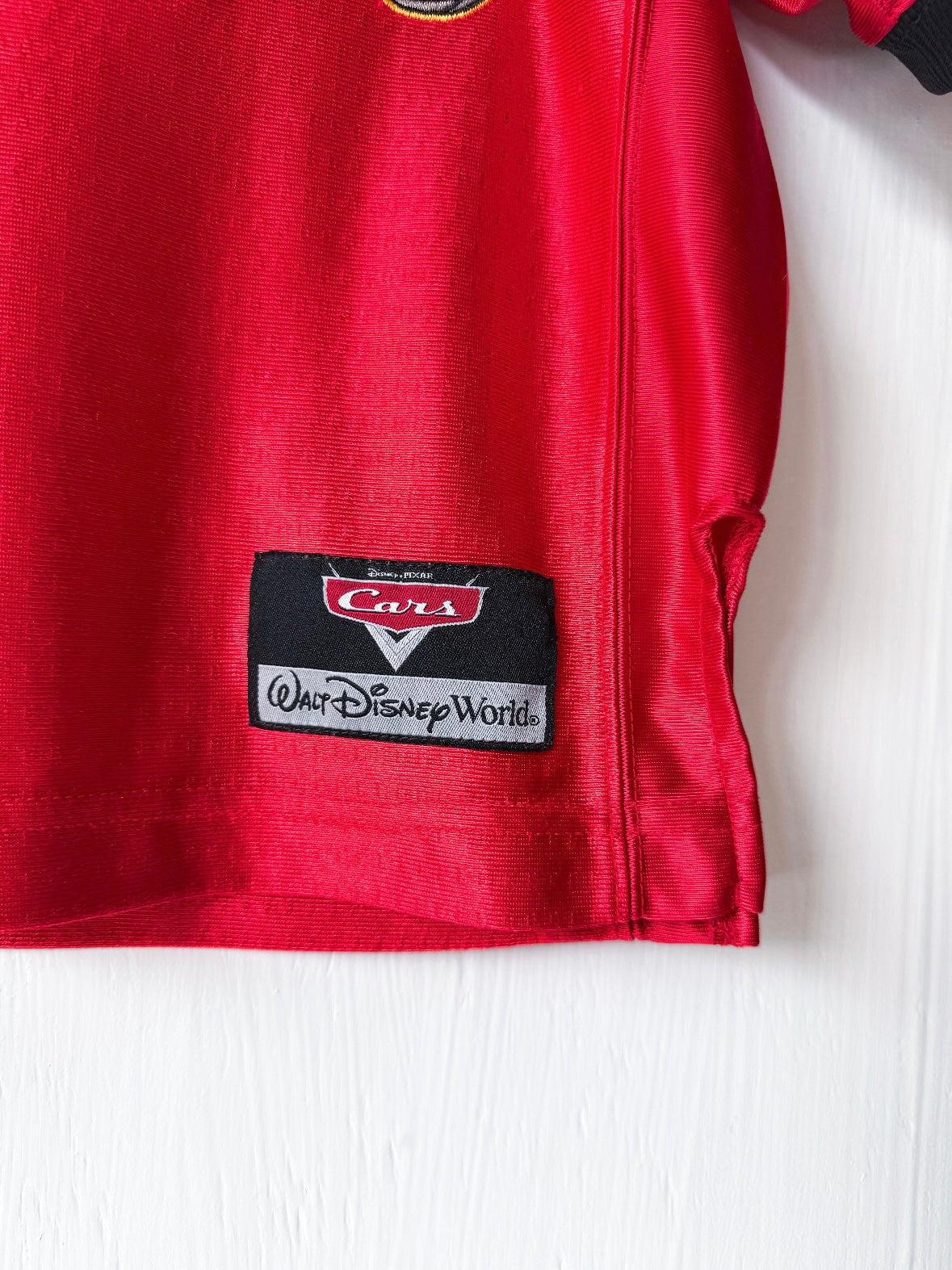 VINTAGE 00’s Disney Parks Lightning McQueen Jersey - YXS