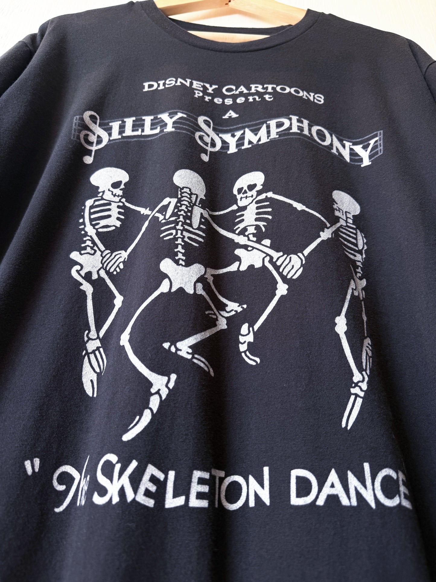 Disney Cartoons Silly Symphony Tee - XL