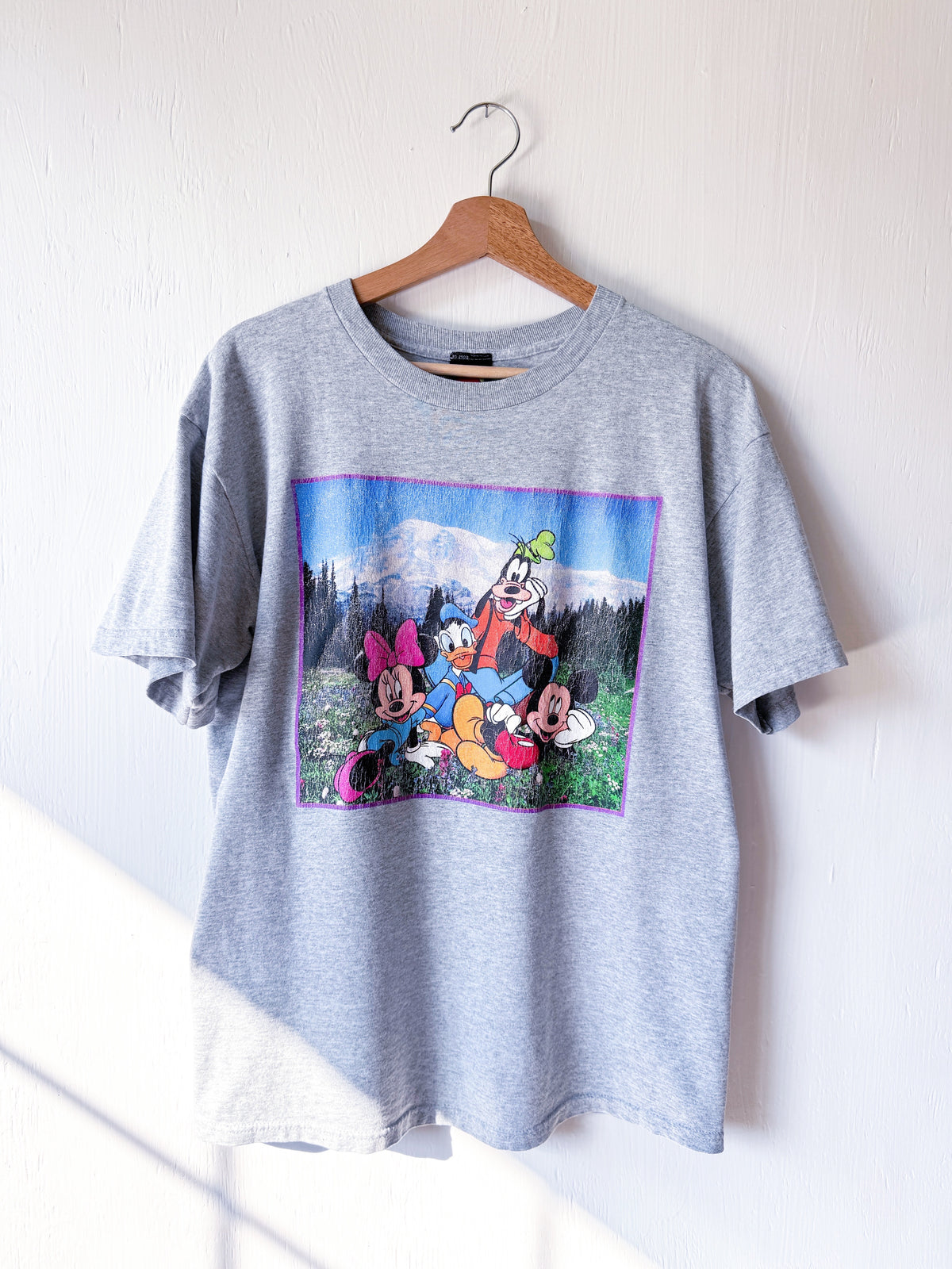 VINTAGE 90’s Mountain Air Mickey’s Crew Tee - L/XL
