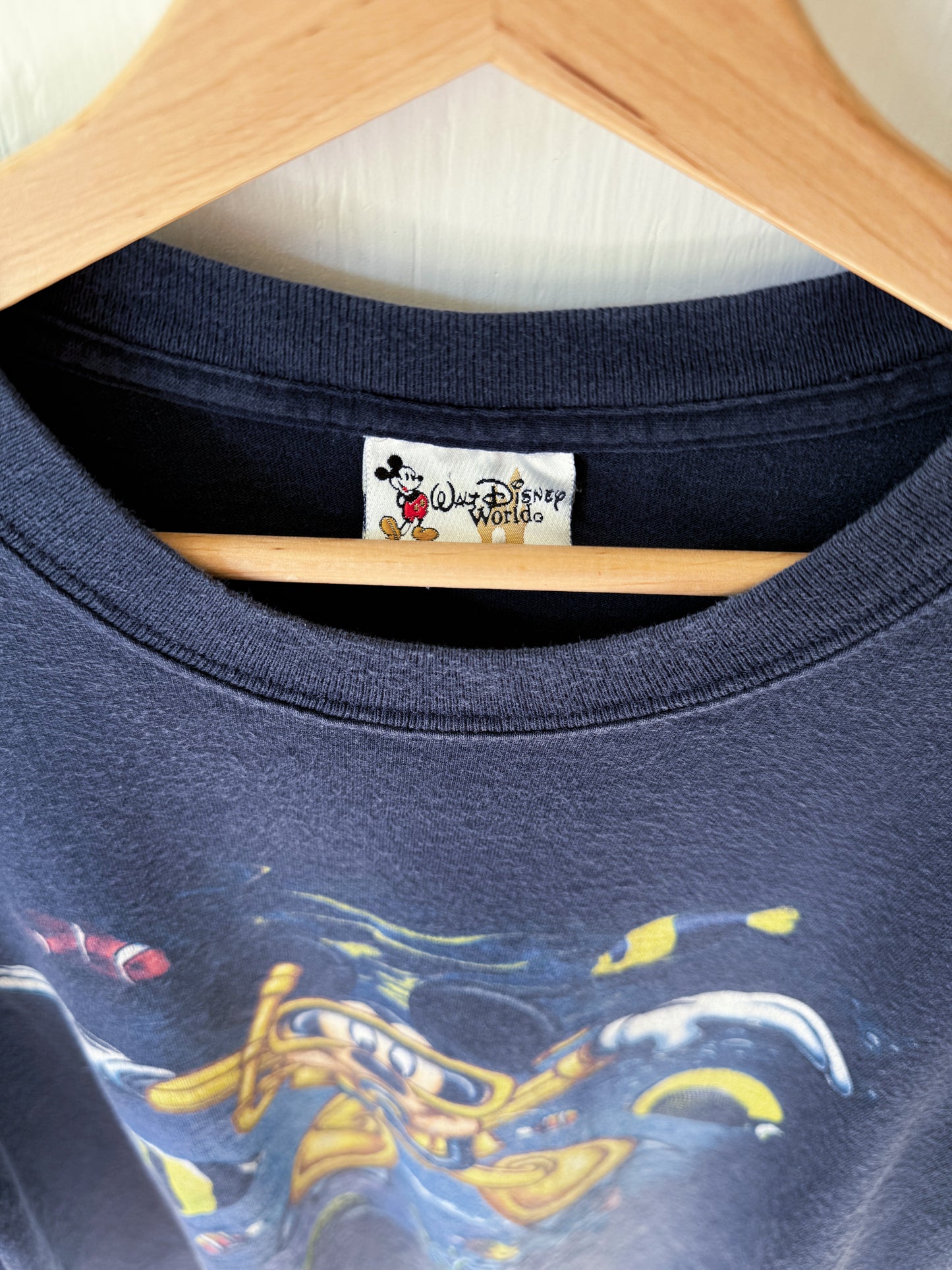 VINTAGE 90’s Scuba Mickey Tee - L