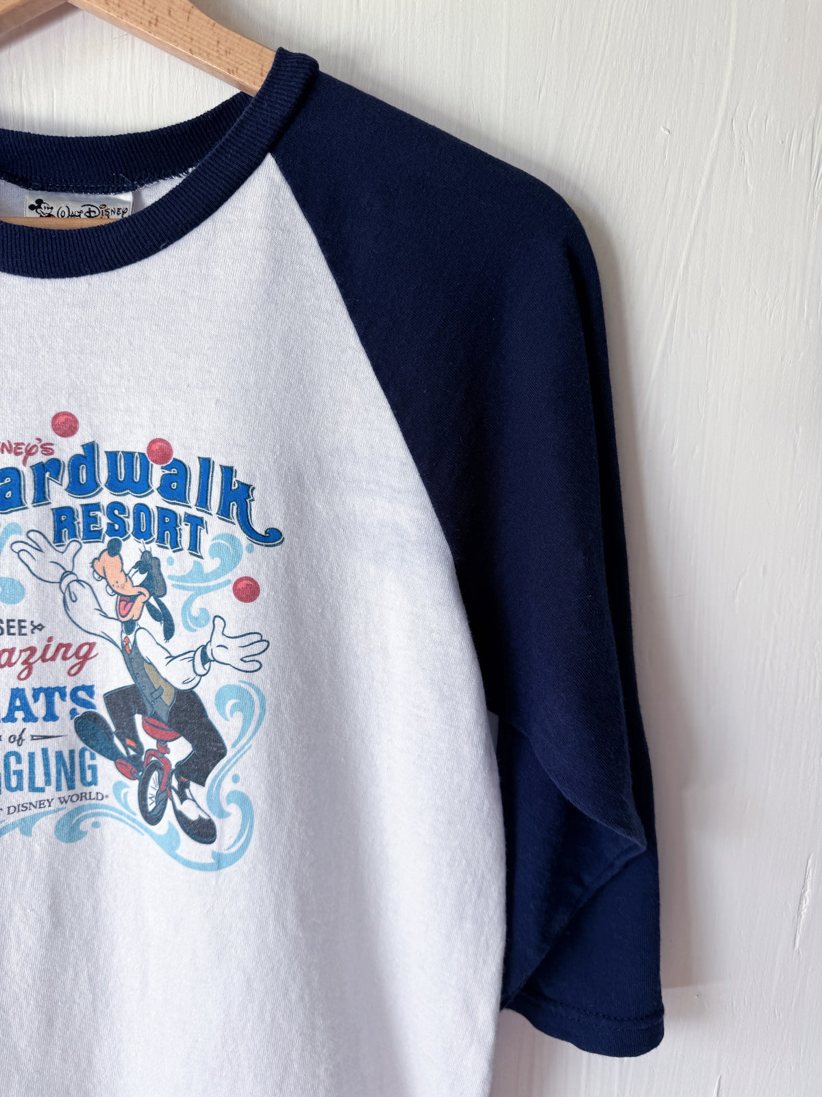 VINTAGE 00’s Boardwalk Goofy Raglan Tee - YXL
