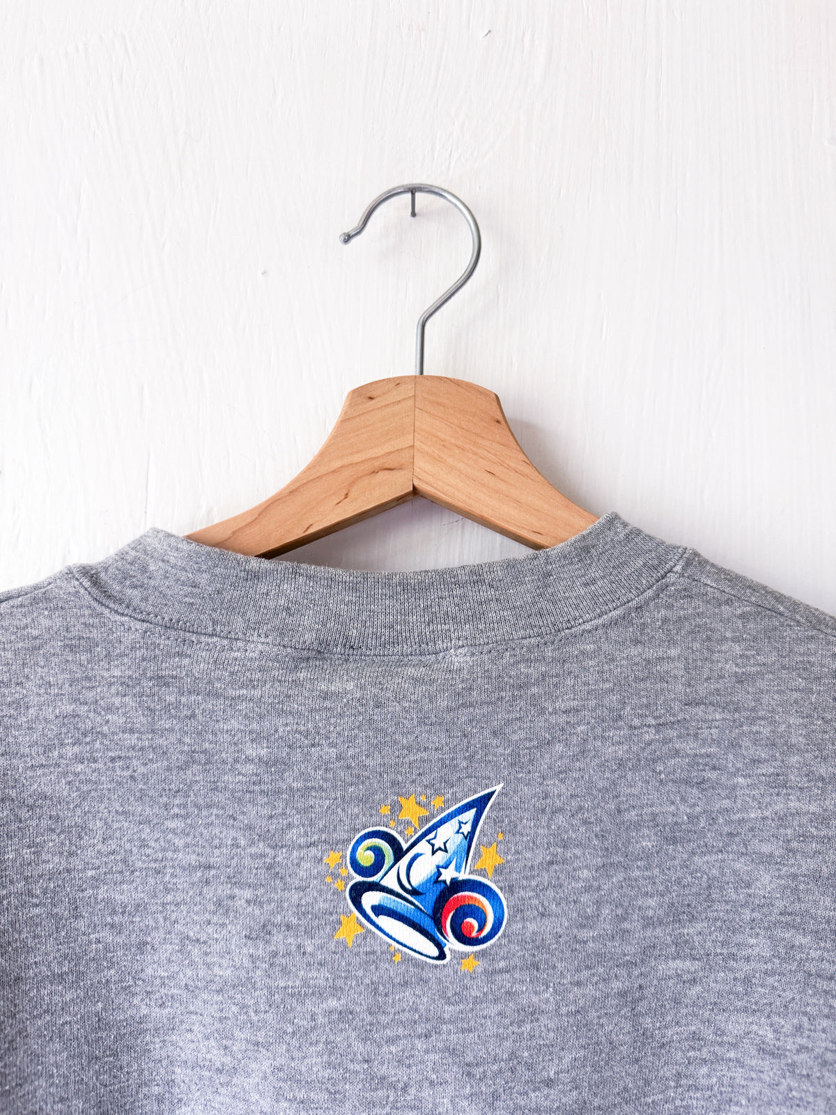 VINTAGE 00’s Sorcerer Mickey Hat Crewneck - XL