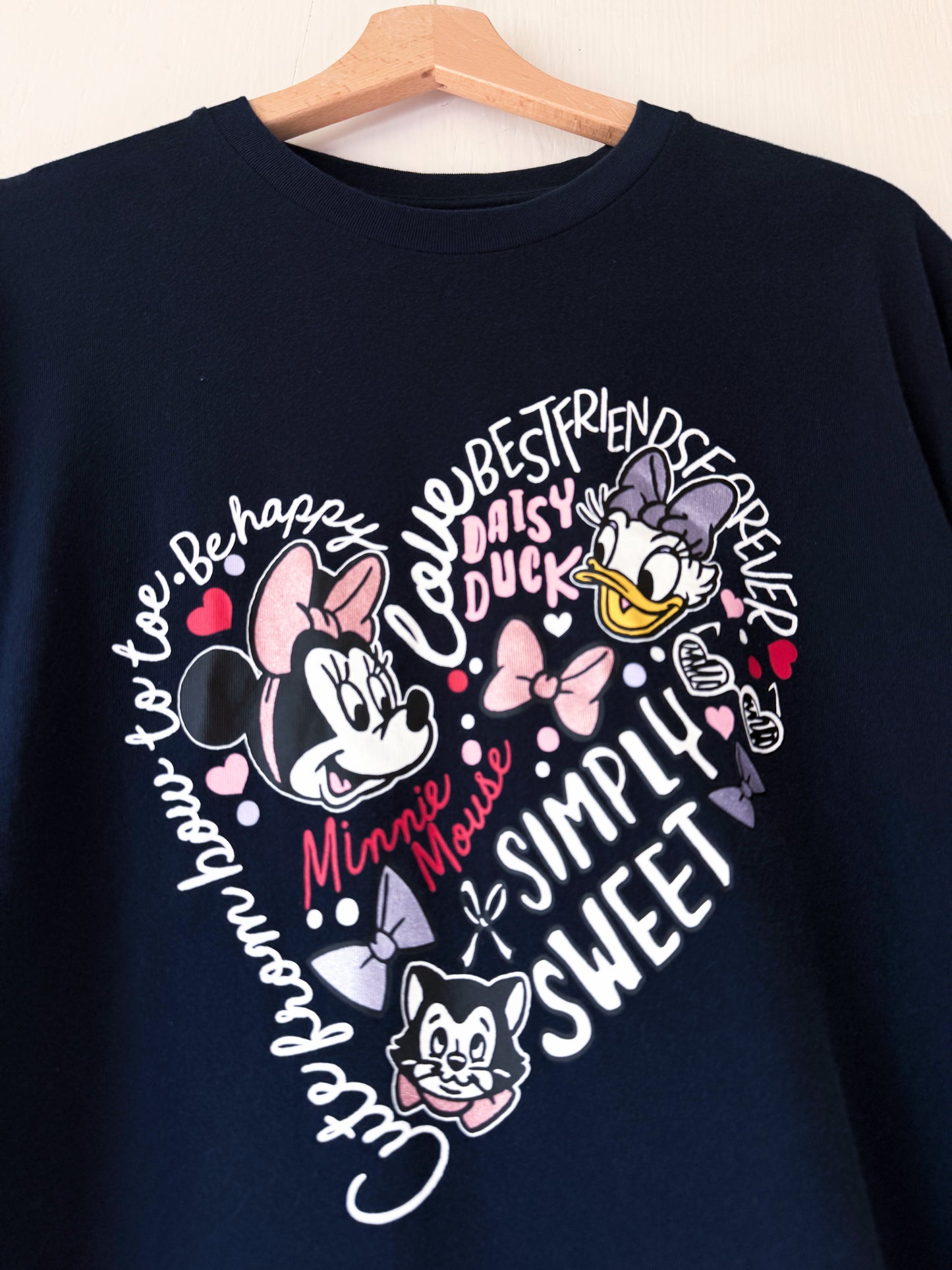 Uniqlo Minnie + Daisy Heart Tee - XL