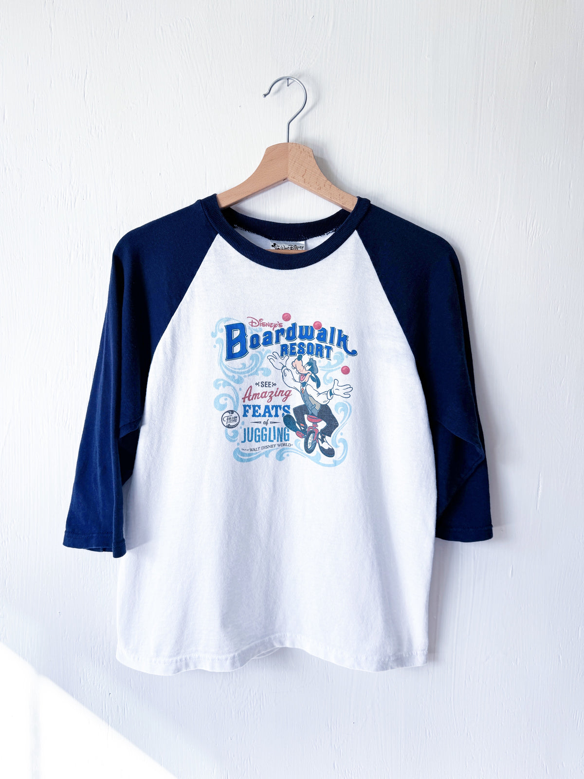 VINTAGE 00’s Boardwalk Goofy Raglan Tee - YXL