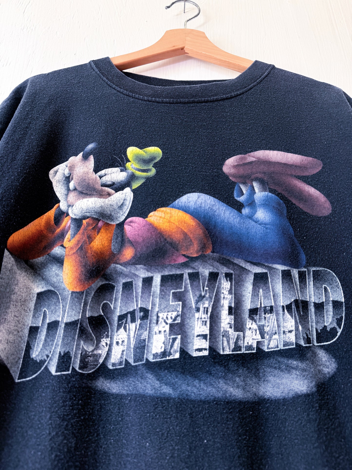 VINTAGE 90’s Goofy Disneyland Tee - XL