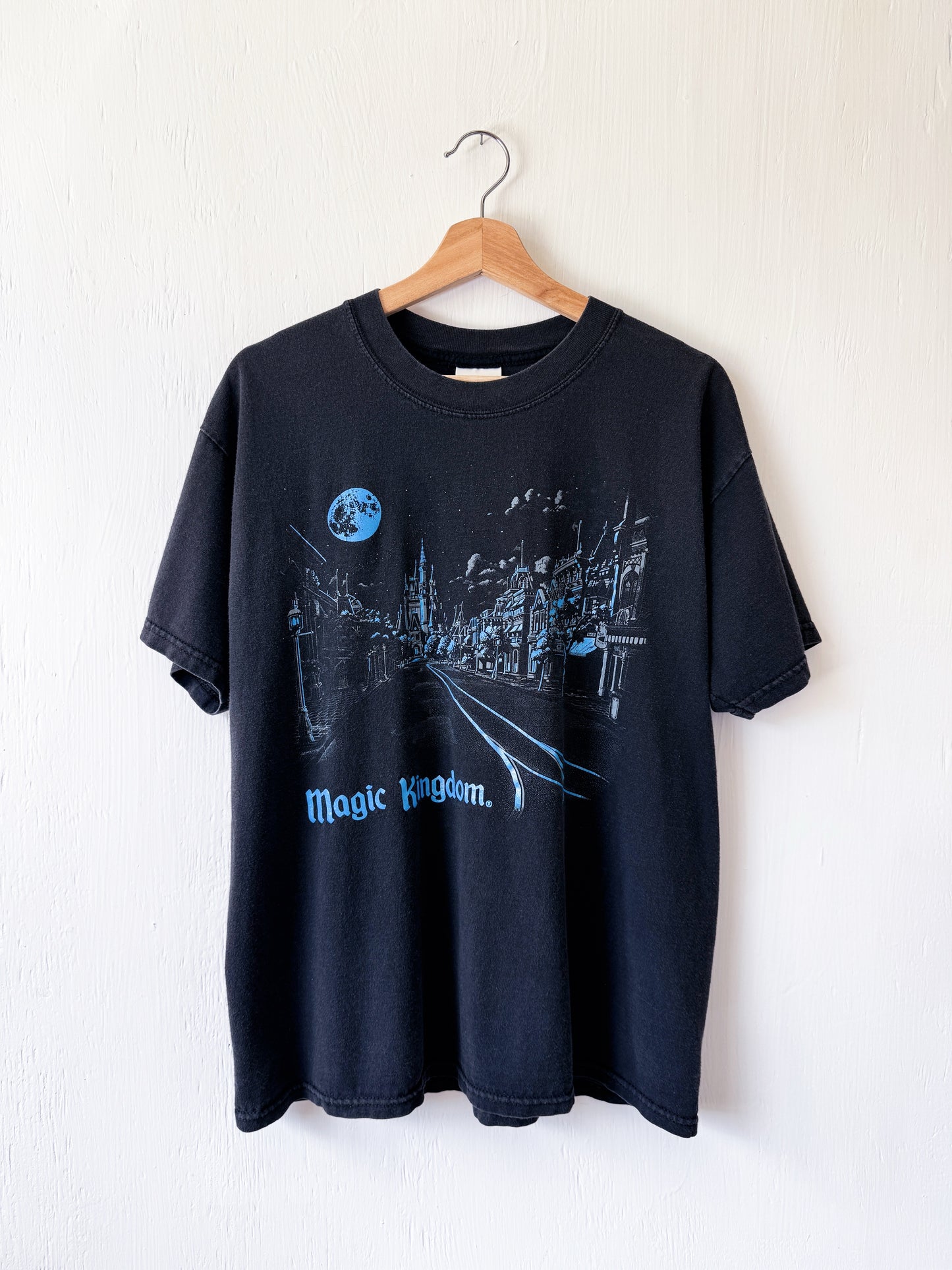 VINTAGE 90’s Main Street Moon Tee - L
