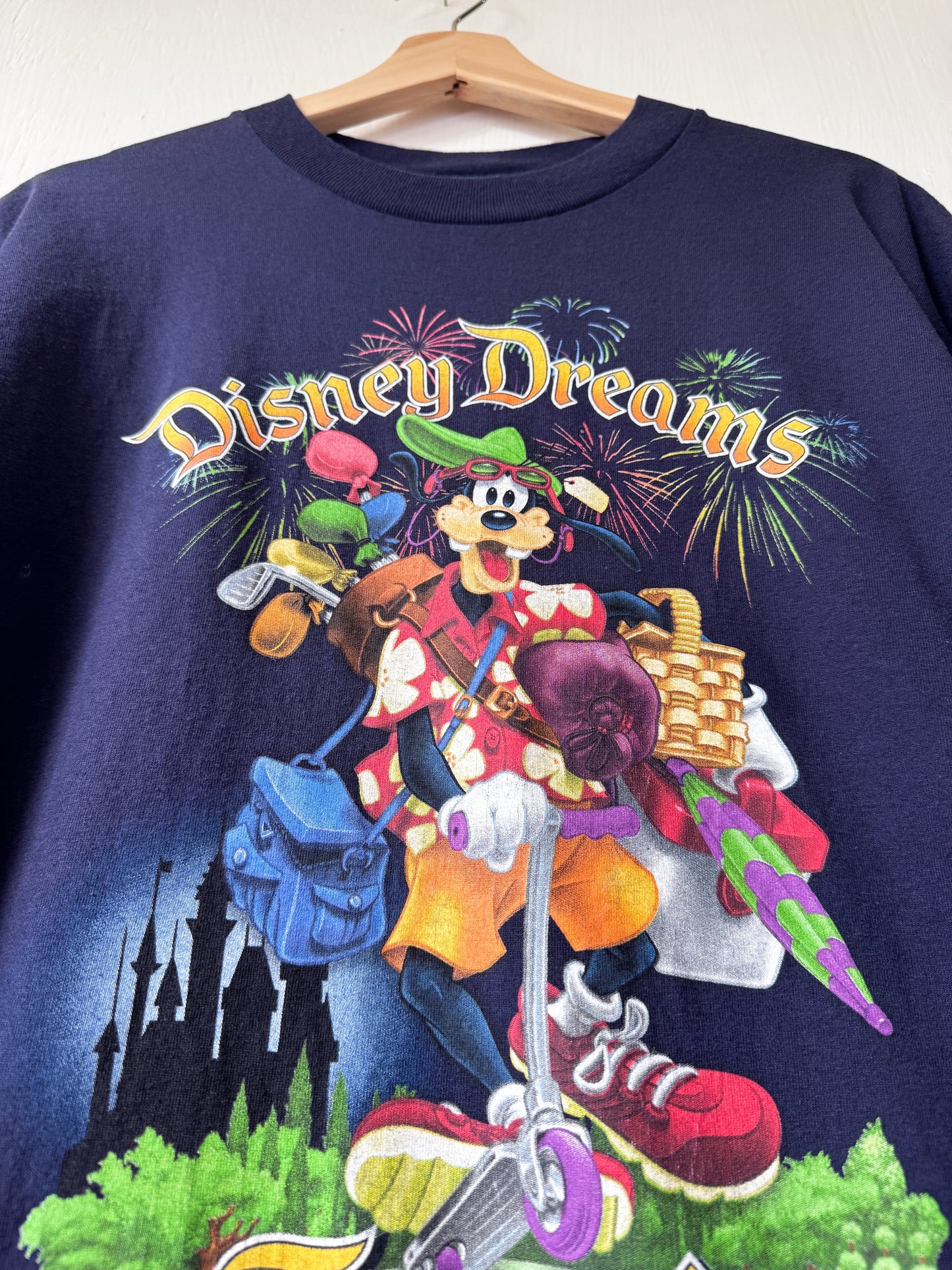 VINTAGE 00’s Tourist Goofy Tee - L