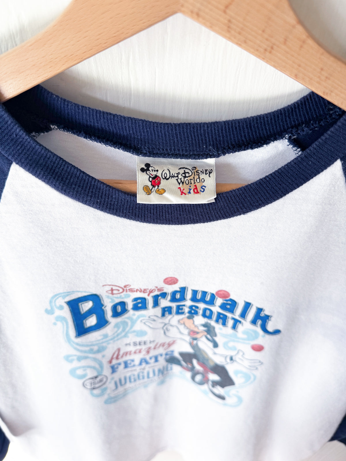 VINTAGE 00’s Boardwalk Goofy Raglan Tee - YXL