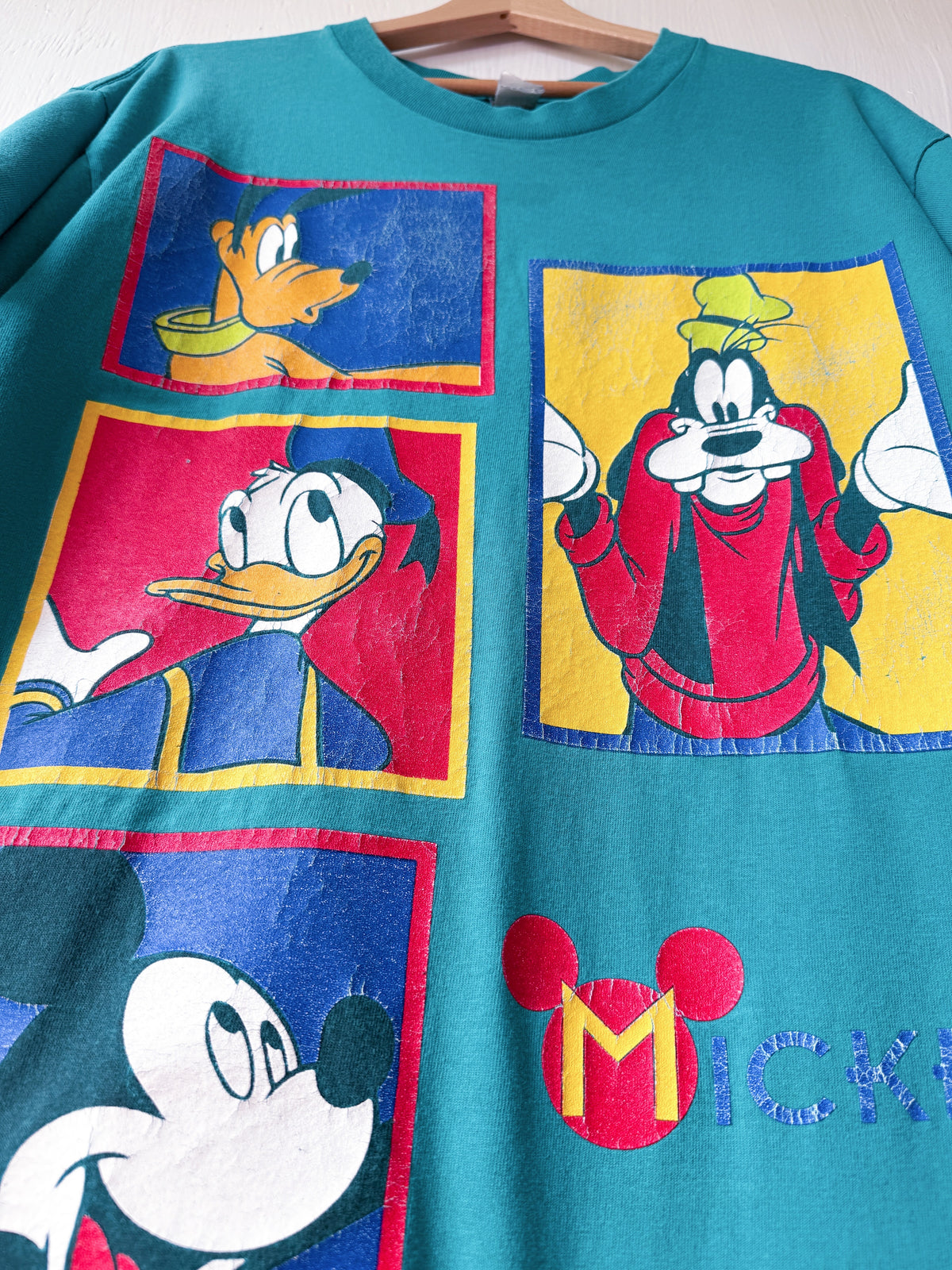 VINTAGE 90’s Mickey + Friends Tee - L