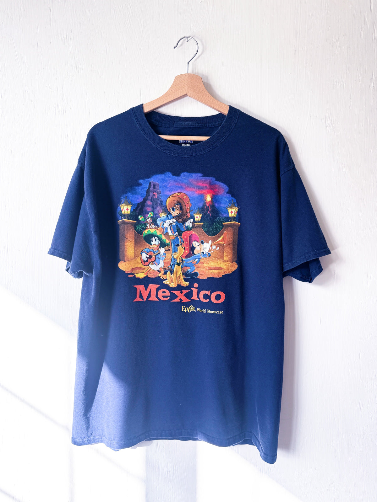 VINTAGE 00’s EPCOT Mexico Tee - XL