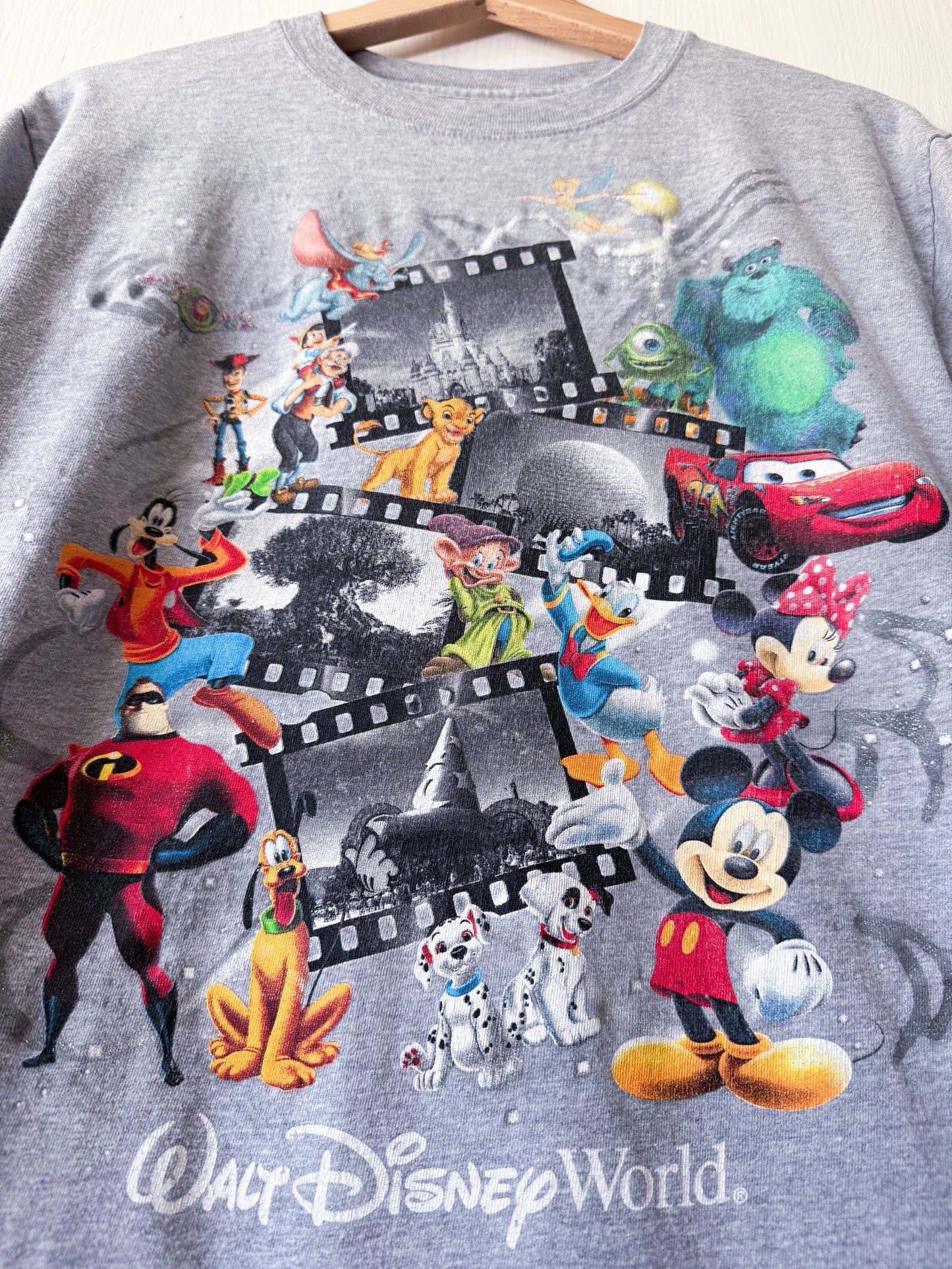 VINTAGE 00’s Disney Animation Tee - M