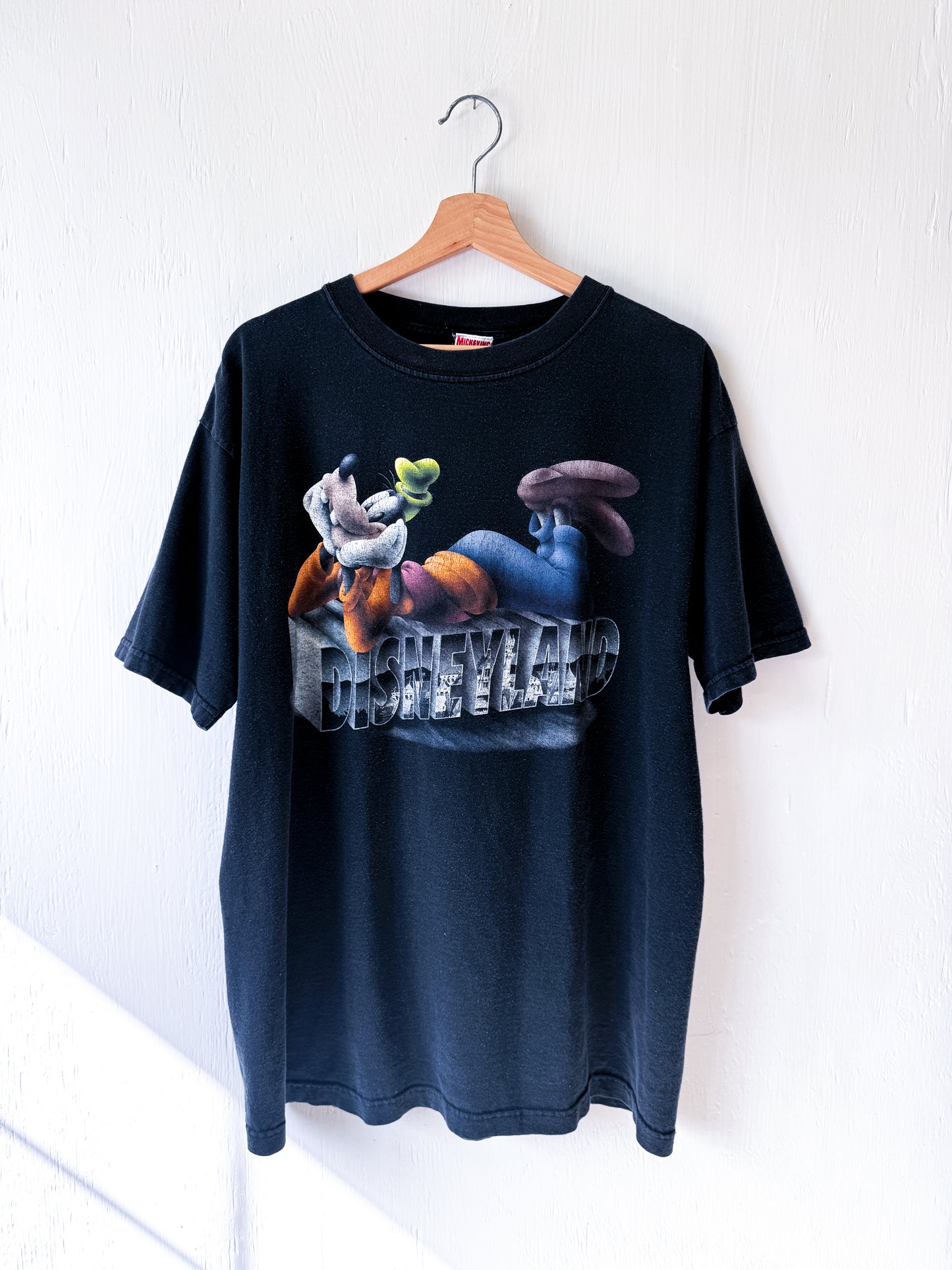 VINTAGE 90’s Goofy Disneyland Tee - XL