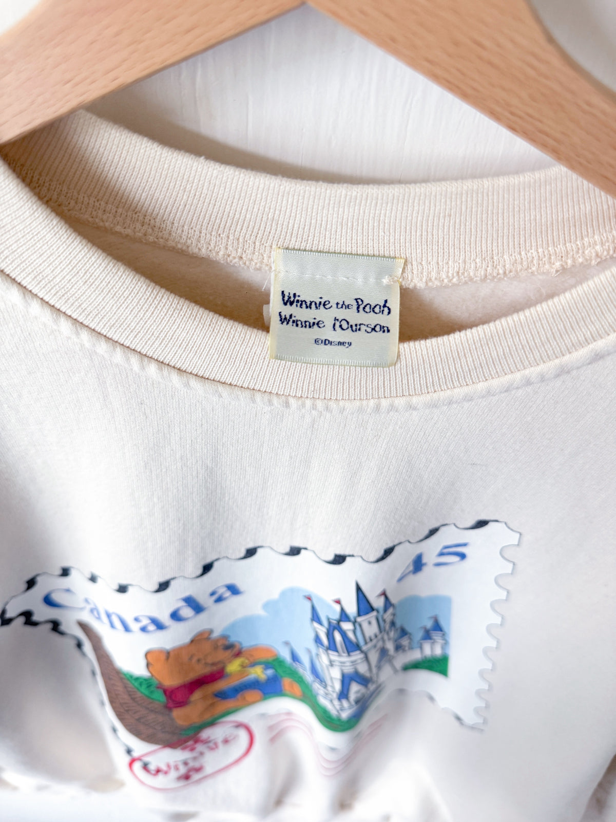 VINTAGE 90’s Pooh Castle Stamp Crewneck - L