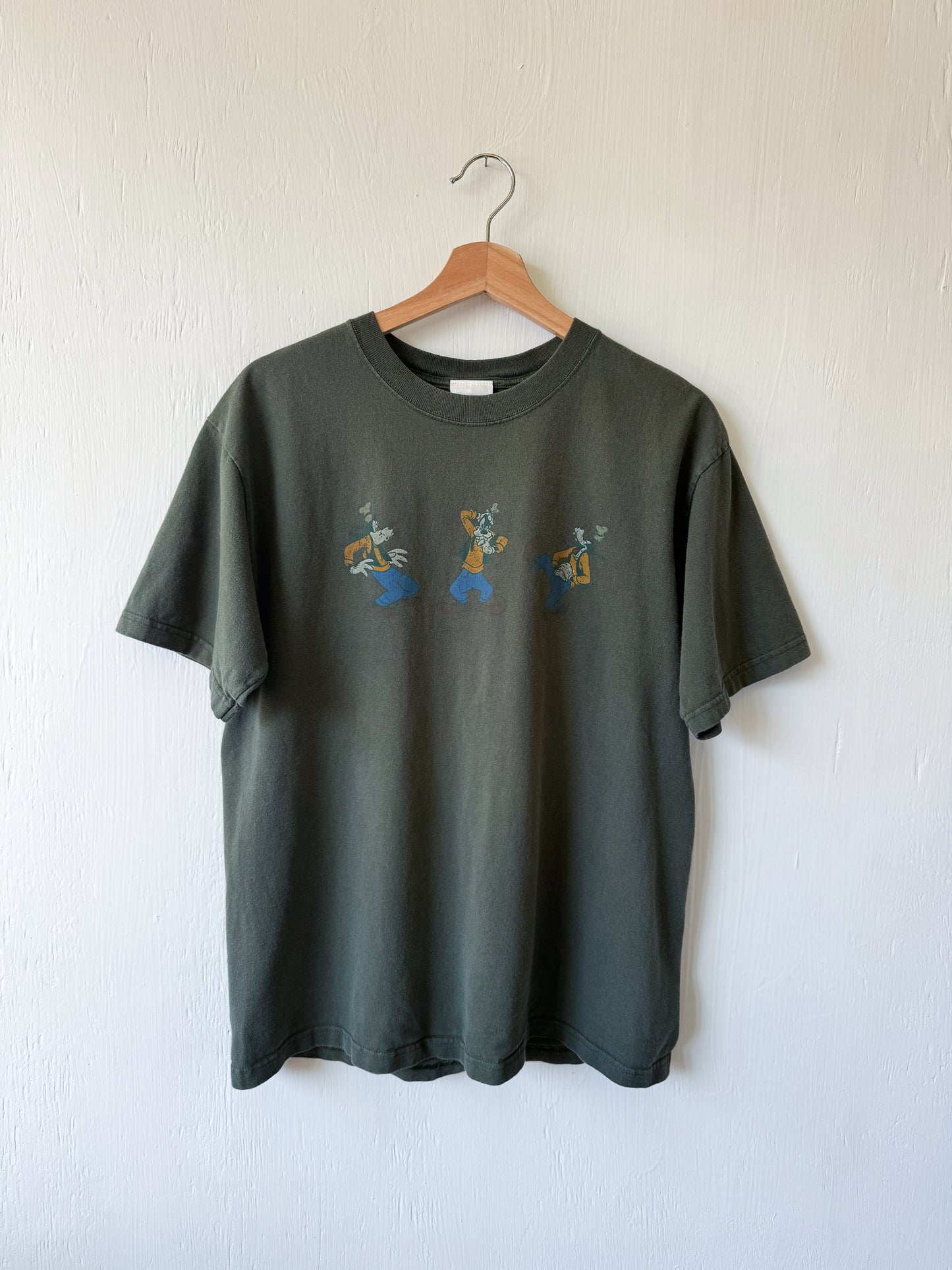 VINTAGE 90’s Disney Store Goofy Tee - M