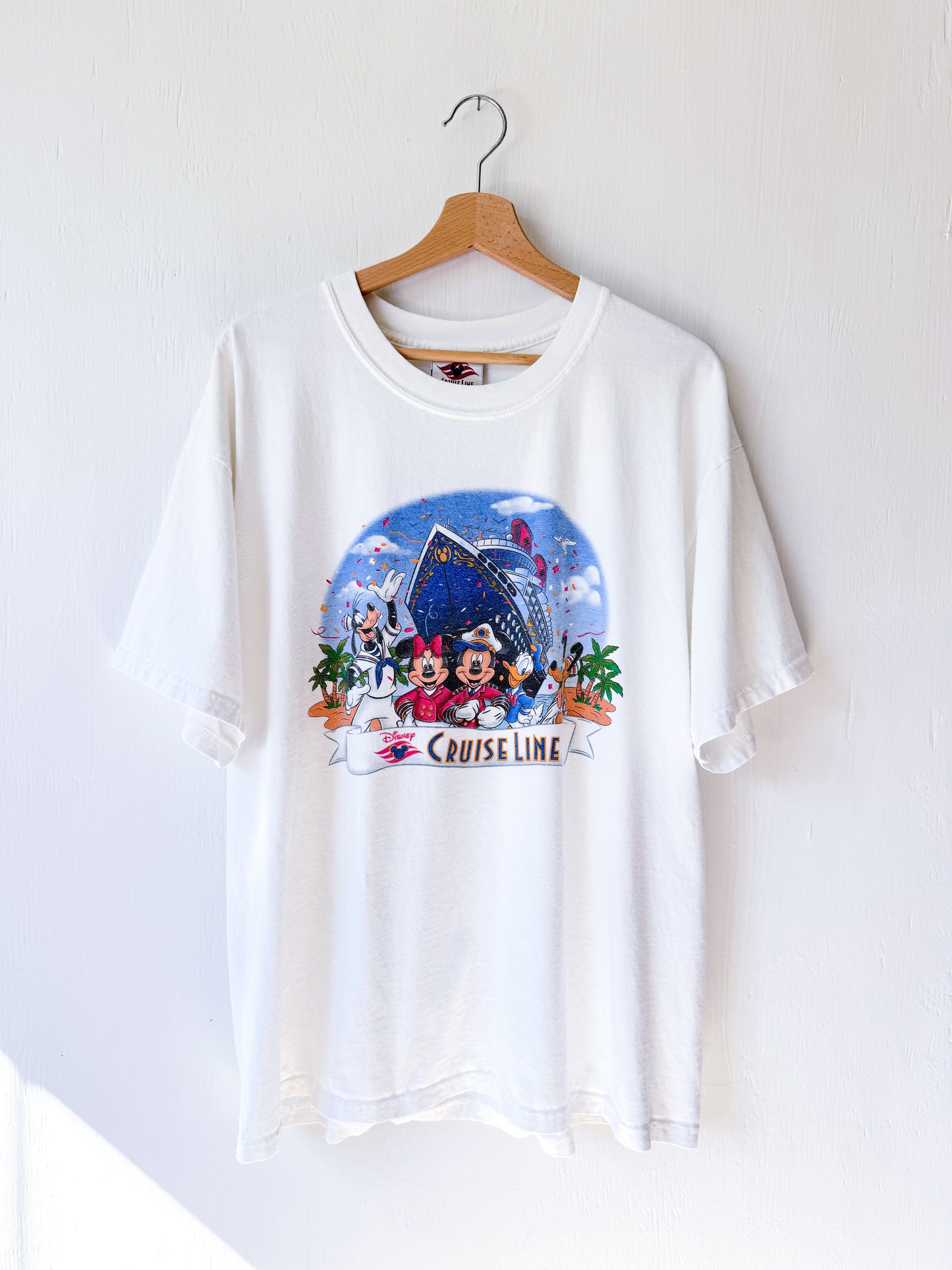 VINTAGE 00’s Disney Cruise Line Characters Signatures Tee - XL