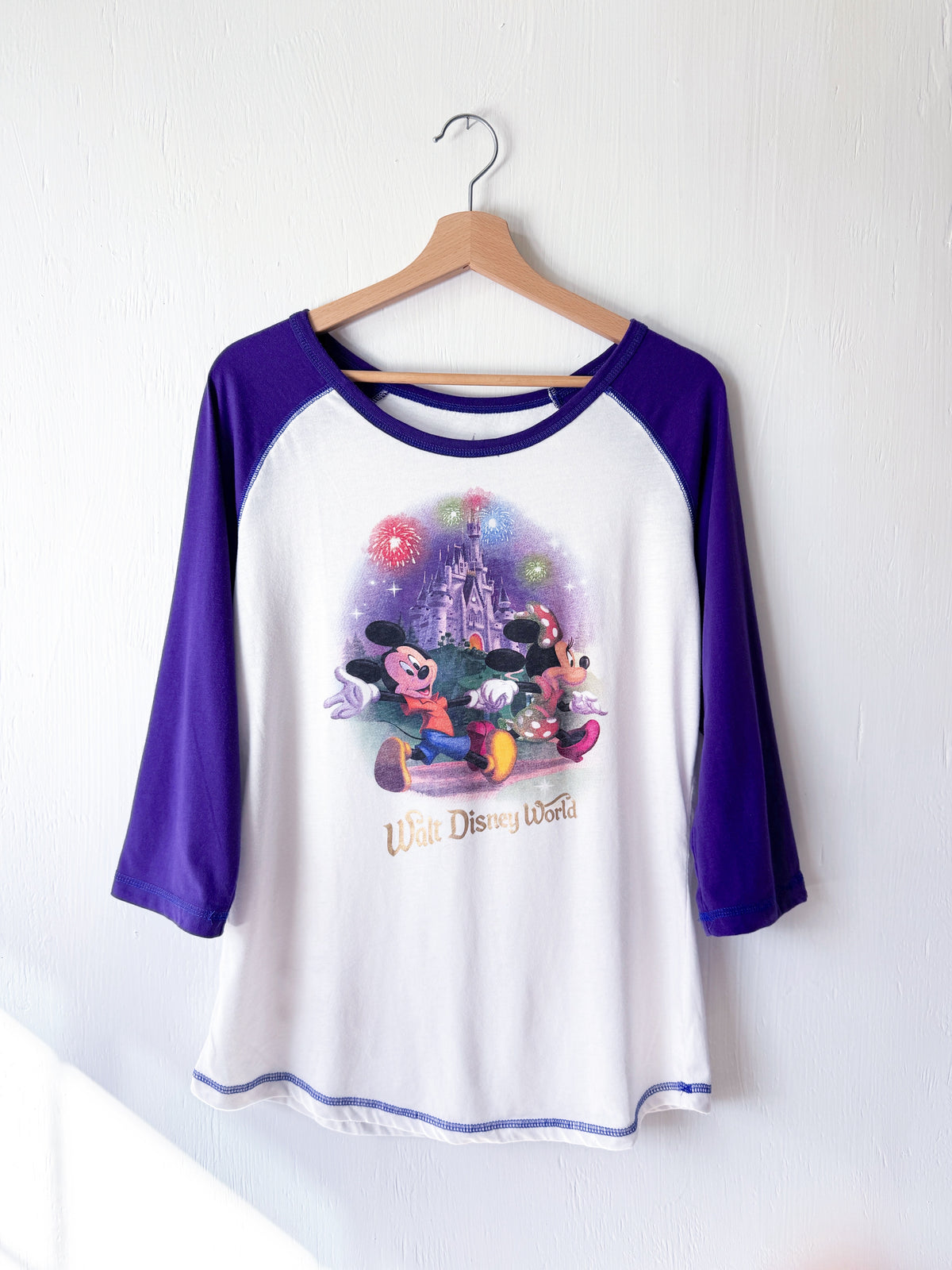 VINTAGE 00’s WDW Castle Raglan Tee - L