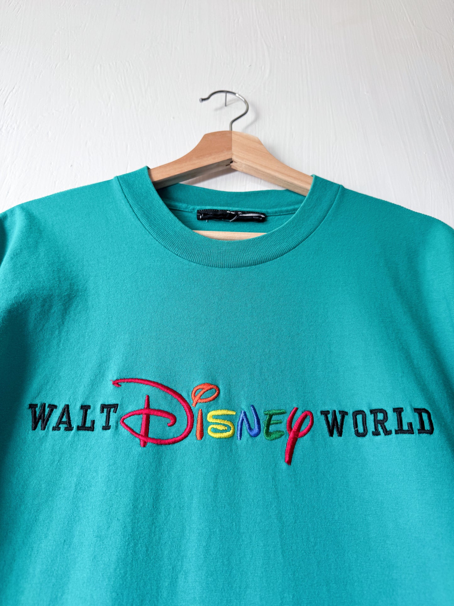 VINTAGE 00’s Embroidered WDW Cropped Tee - XL