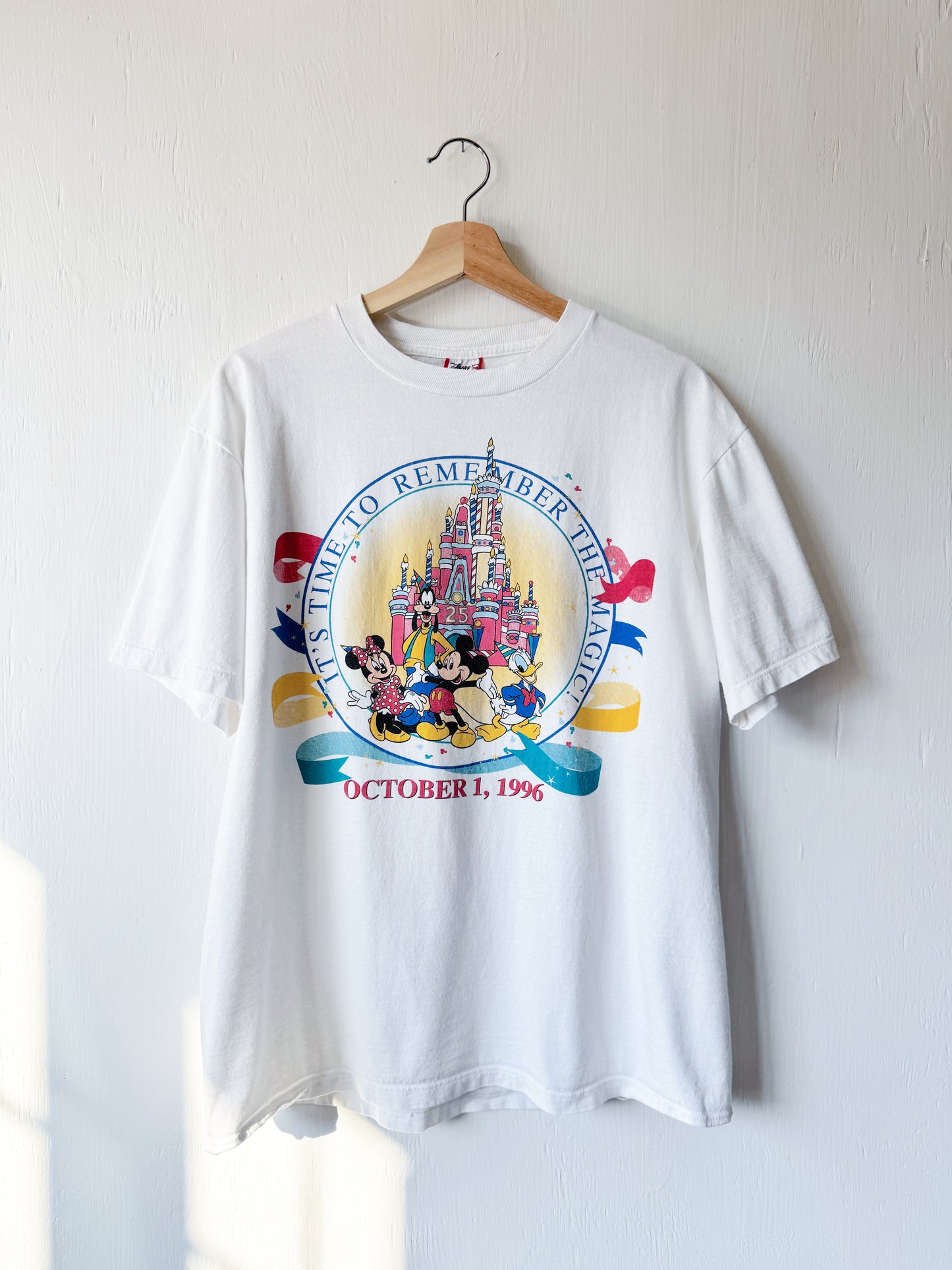 VINTAGE 1996 Cake Castle Tee - L
