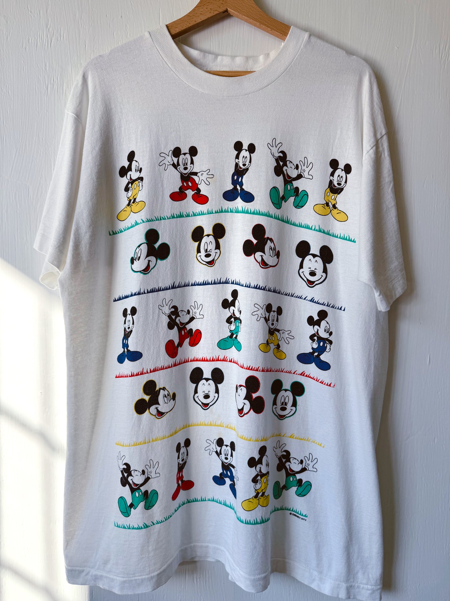 VINTAGE 90’s Mickey Expressions Tee - XL