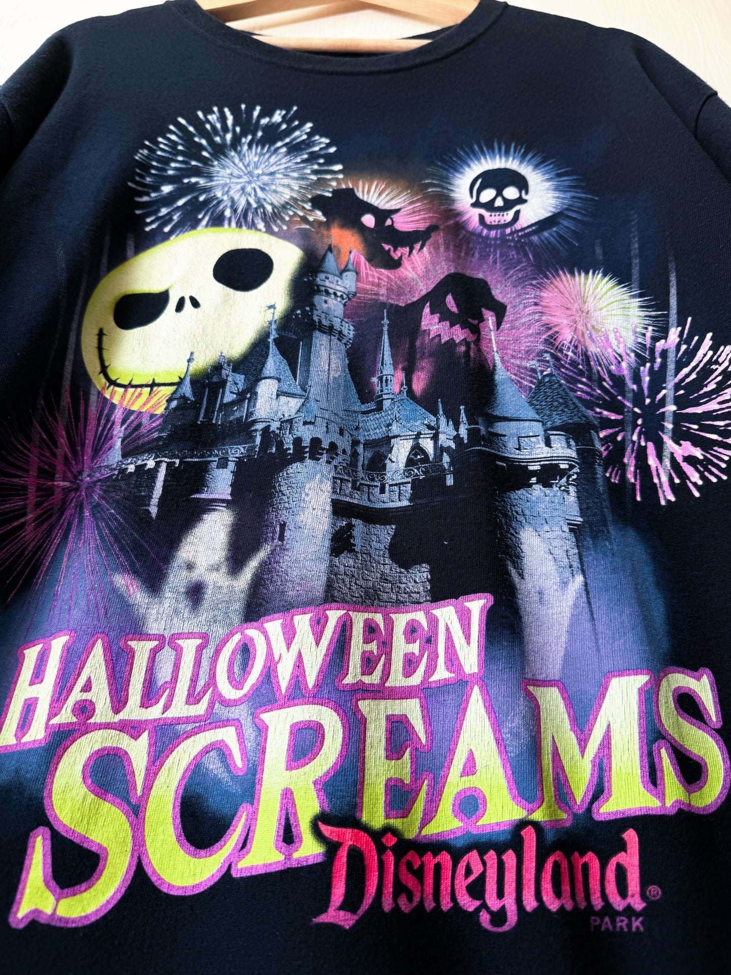 Rare Disney Parks Halloween Screams Tee - L