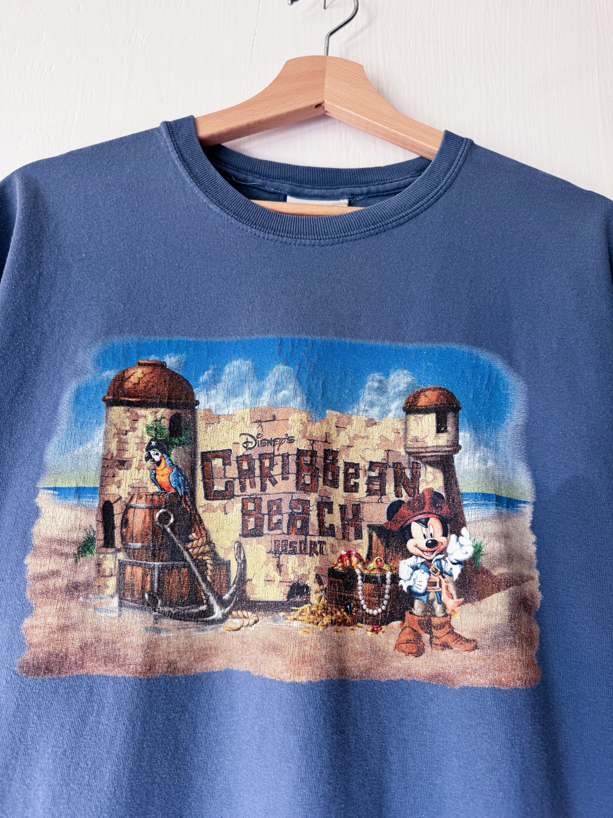 VINTAGE 00’s Mickey Caribbean Beach Resort Tee - M