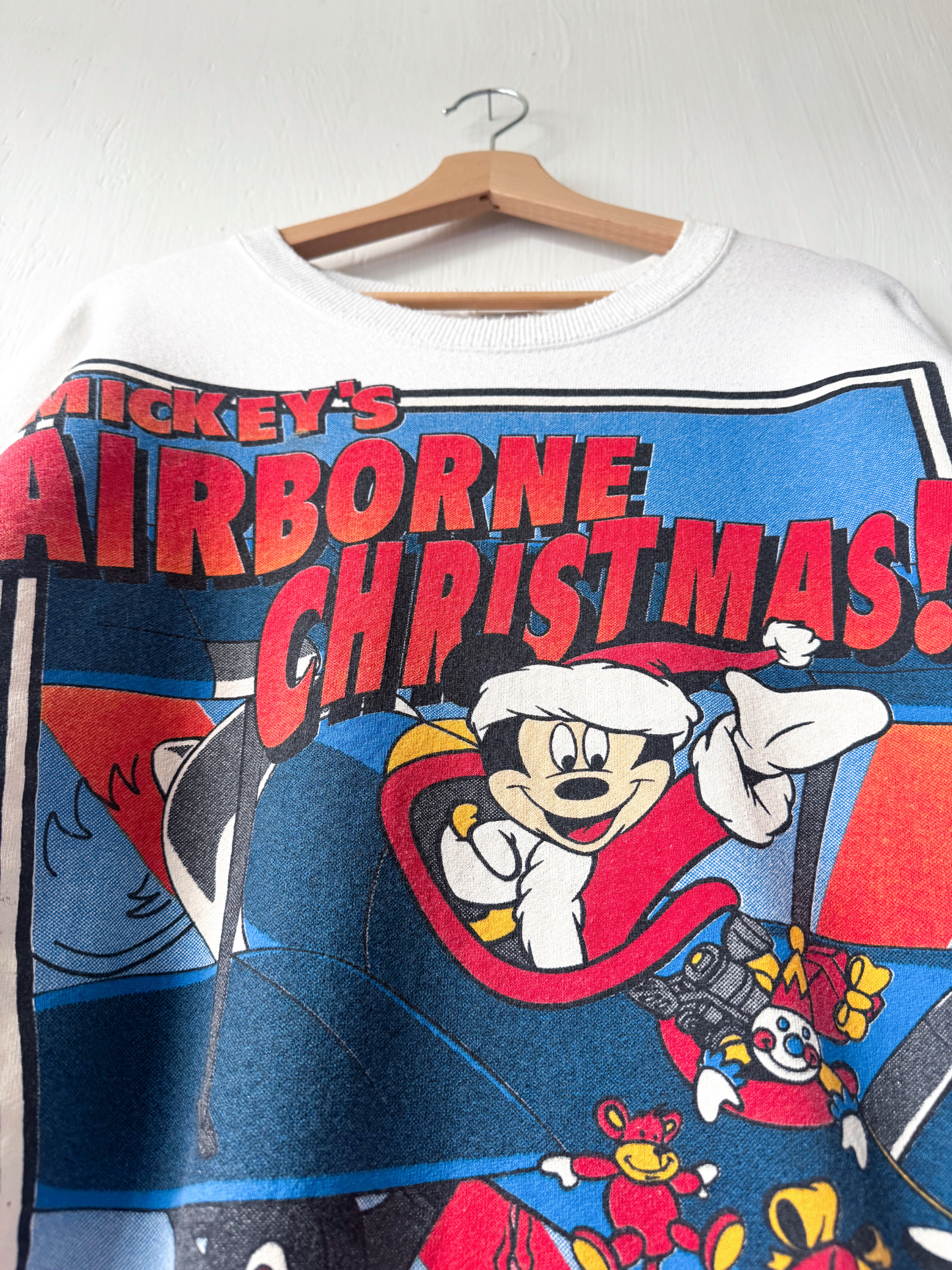 VINTAGE 90’s Rare Mickey North Pole Crewneck - XL