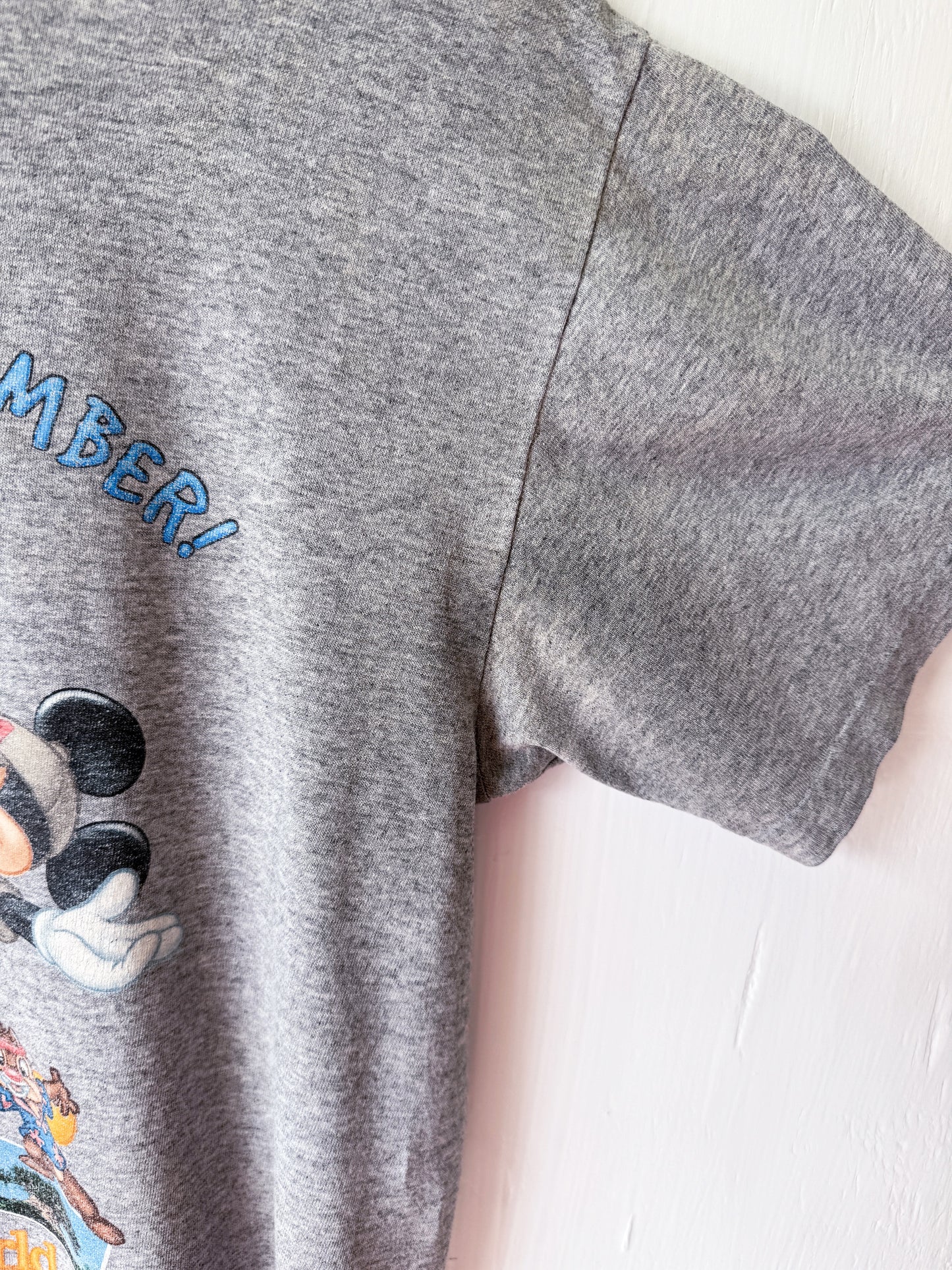 VINTAGE 00’s Vacation To Remember Tee - M/L